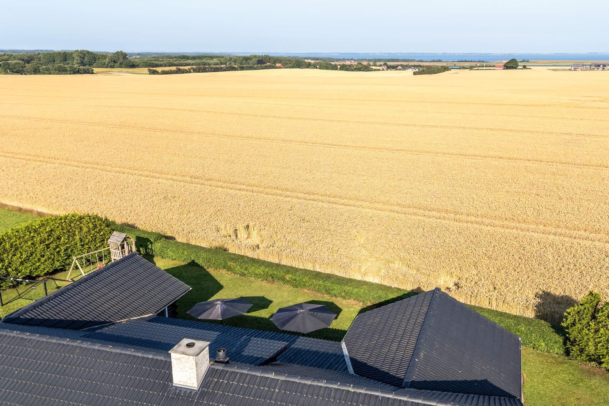 Luxe lodge met Limfjord uitzicht -- By Traum Ferienwohnungen-Buitenlucht
