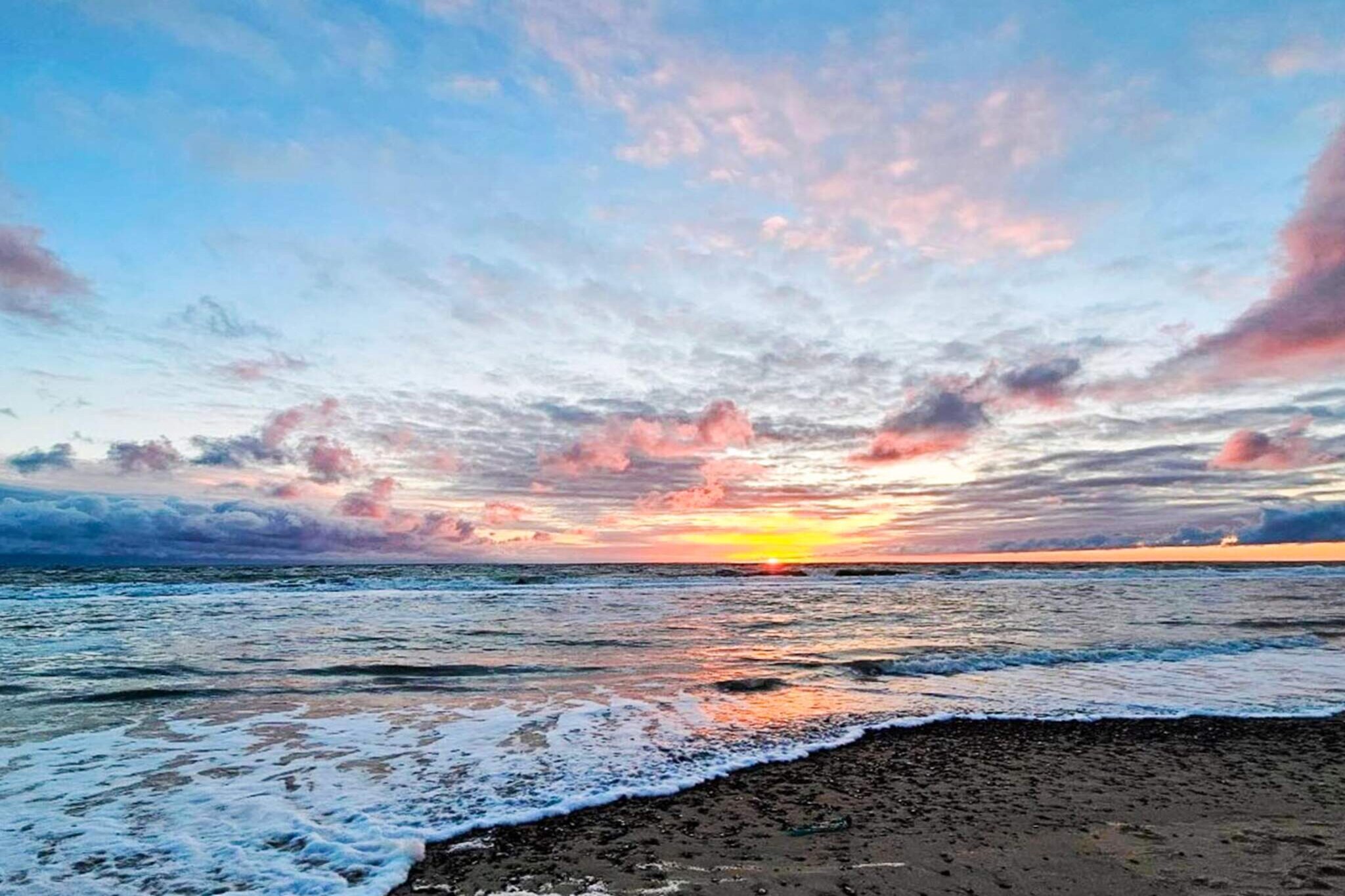 Luxe zwembadhuis bij zee -- By Traum Ferienwohnungen-Waterzicht