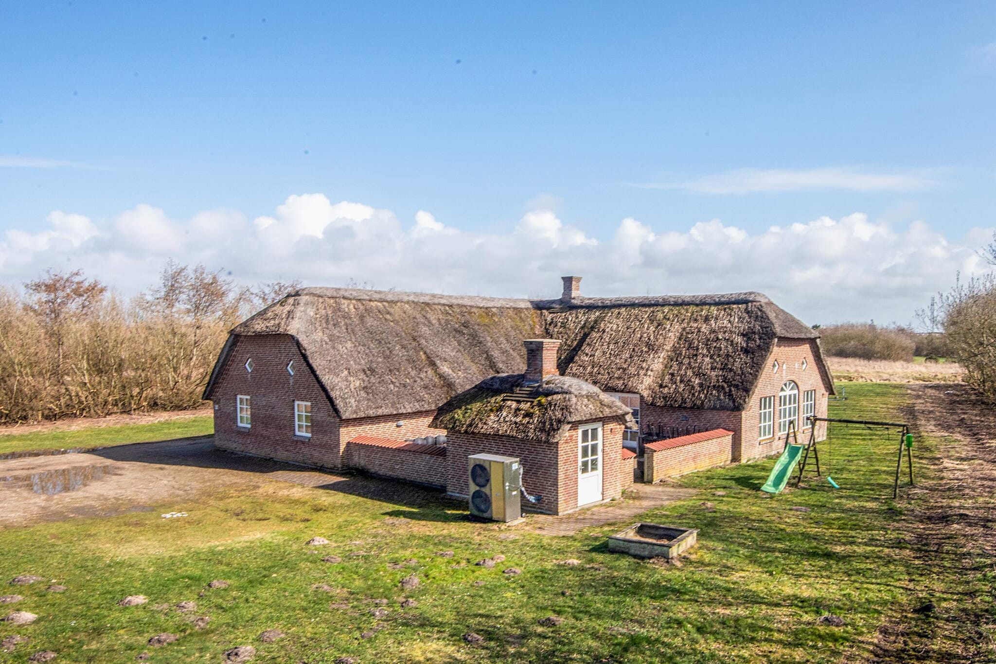 Luxe huis met zwembad vlak bij zee