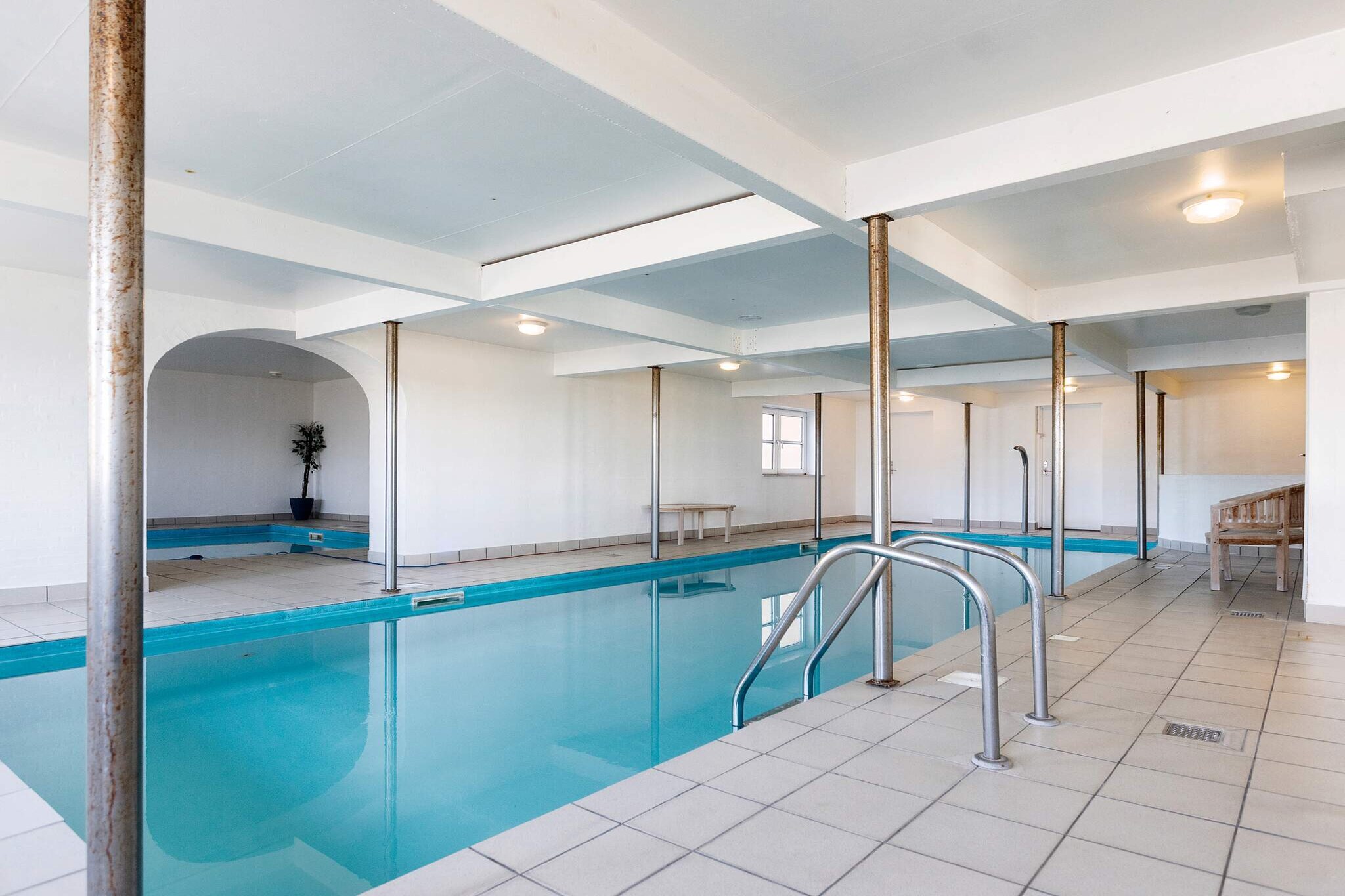 Kitchen, bedroom(double bed), bedroom(double bed), bedroom(double bed), bedroom(double bed), bedroom(double bed), bedroom(double bed), bedroom(double bed), bedroom(double bed), bedroom(double bed), bedroom(double bed), bedroom(double bed), bedroom(double bed), bedroom(double bed), bathroom(washbasin, shower, toilet), bathroom(washbasin, shower, toilet), bathroom(washbasin, shower, toilet), bathroom(washbasin, shower, toilet), bathroom(washbasin, shower, toilet), bathroom(washbasin, shower, toilet), bathroom(washbasin, shower, toilet), microwave, dishwasher, fridge-freezer, sauna(indoor), washing machine, heating(central), swimming pool(indoor), children\'s bed