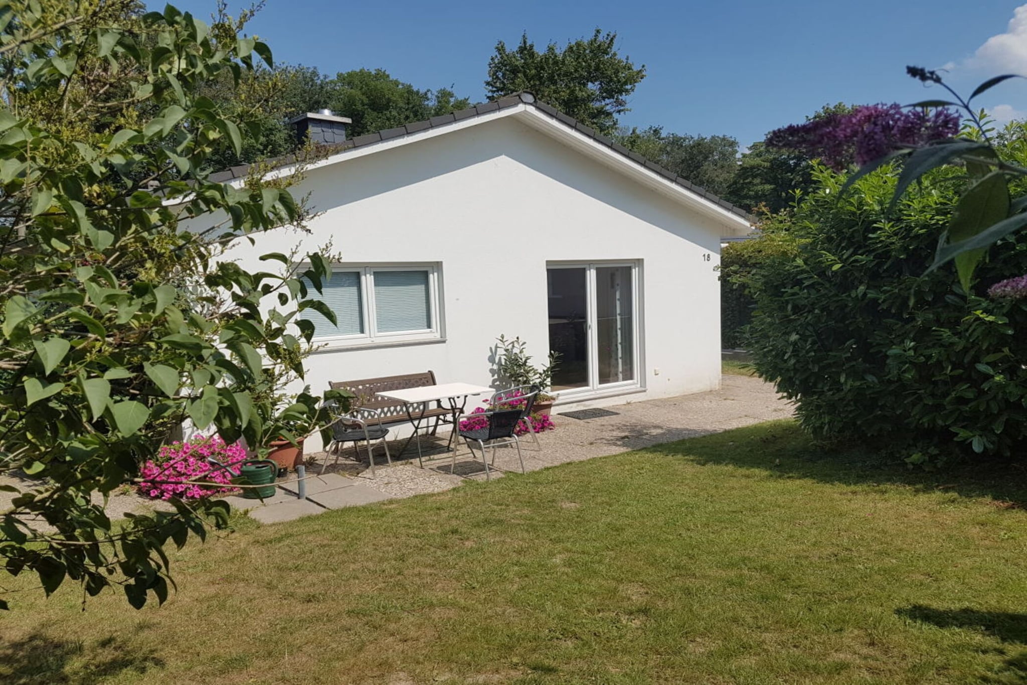 453495-Buitenkant zomer