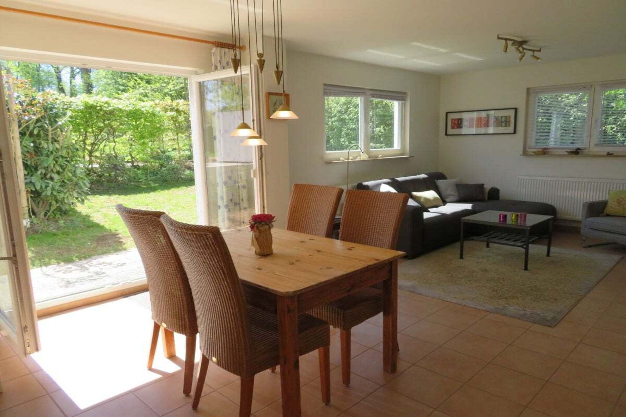 453495-Eetkamer