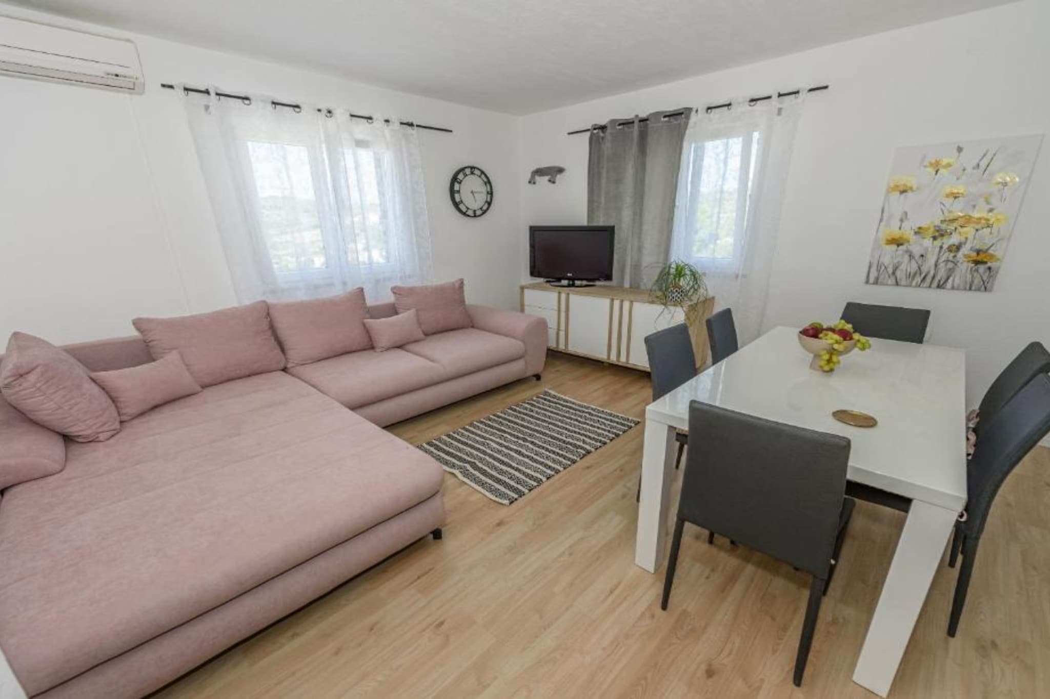 One Bedroom House with Sea View-Wohnzimmer