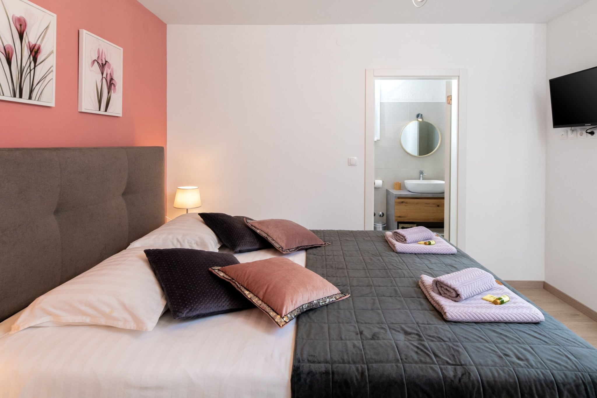 Holiday Home Milevoj - Three Bedroom Holiday Home-Bedroom