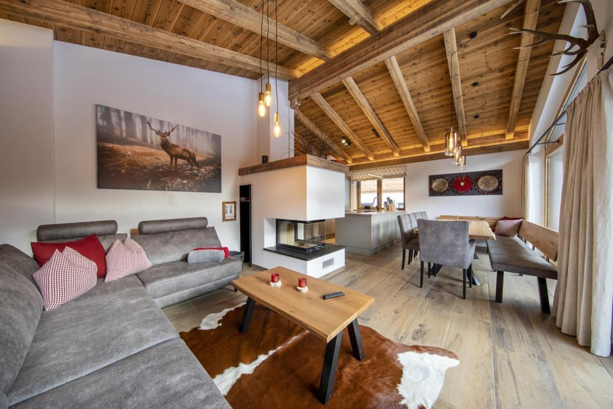 Nationalpark Chalet Säulspitze-Woonkamer