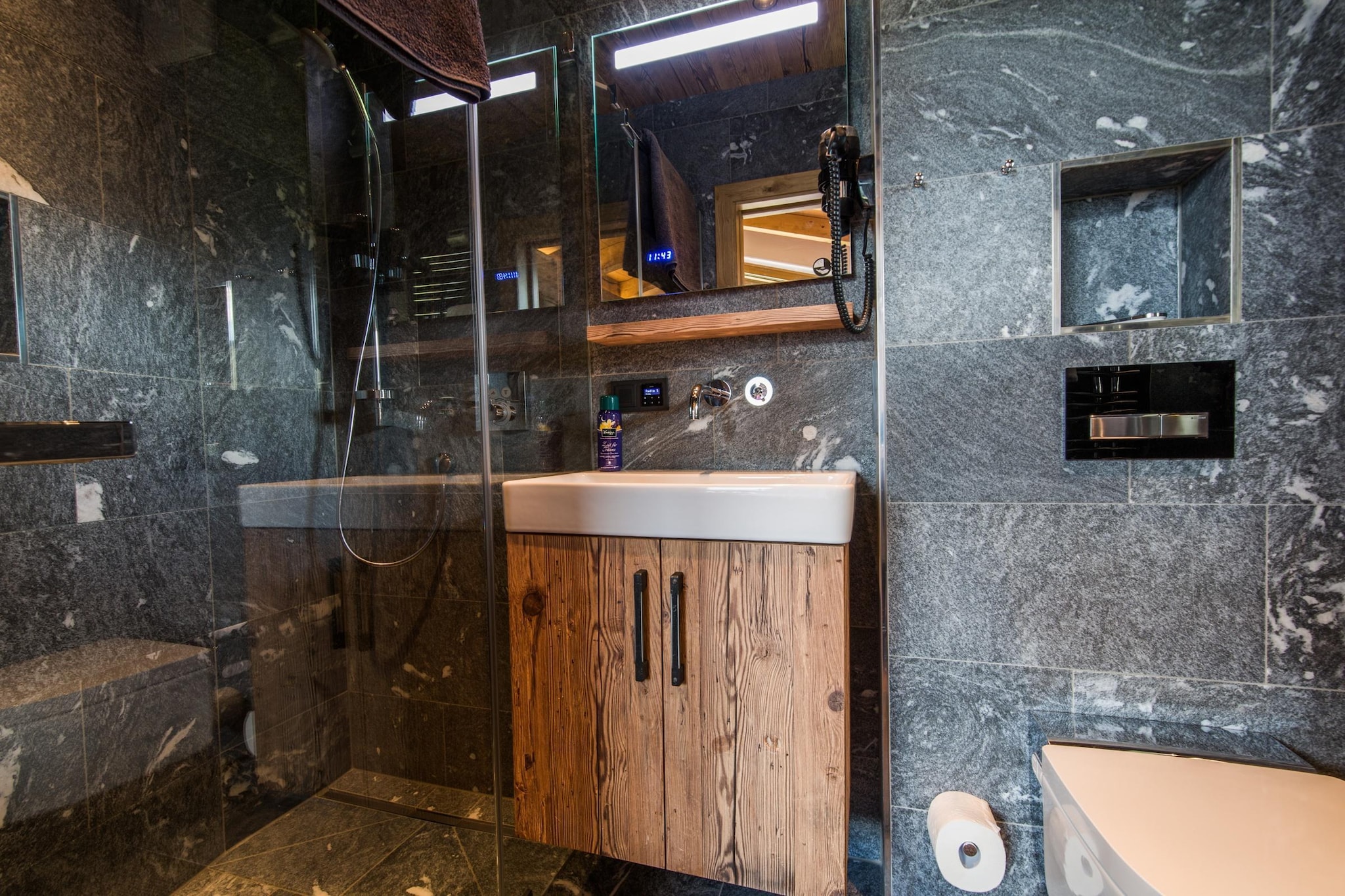 Nationalpark Chalet Weissspitze-Badkamer