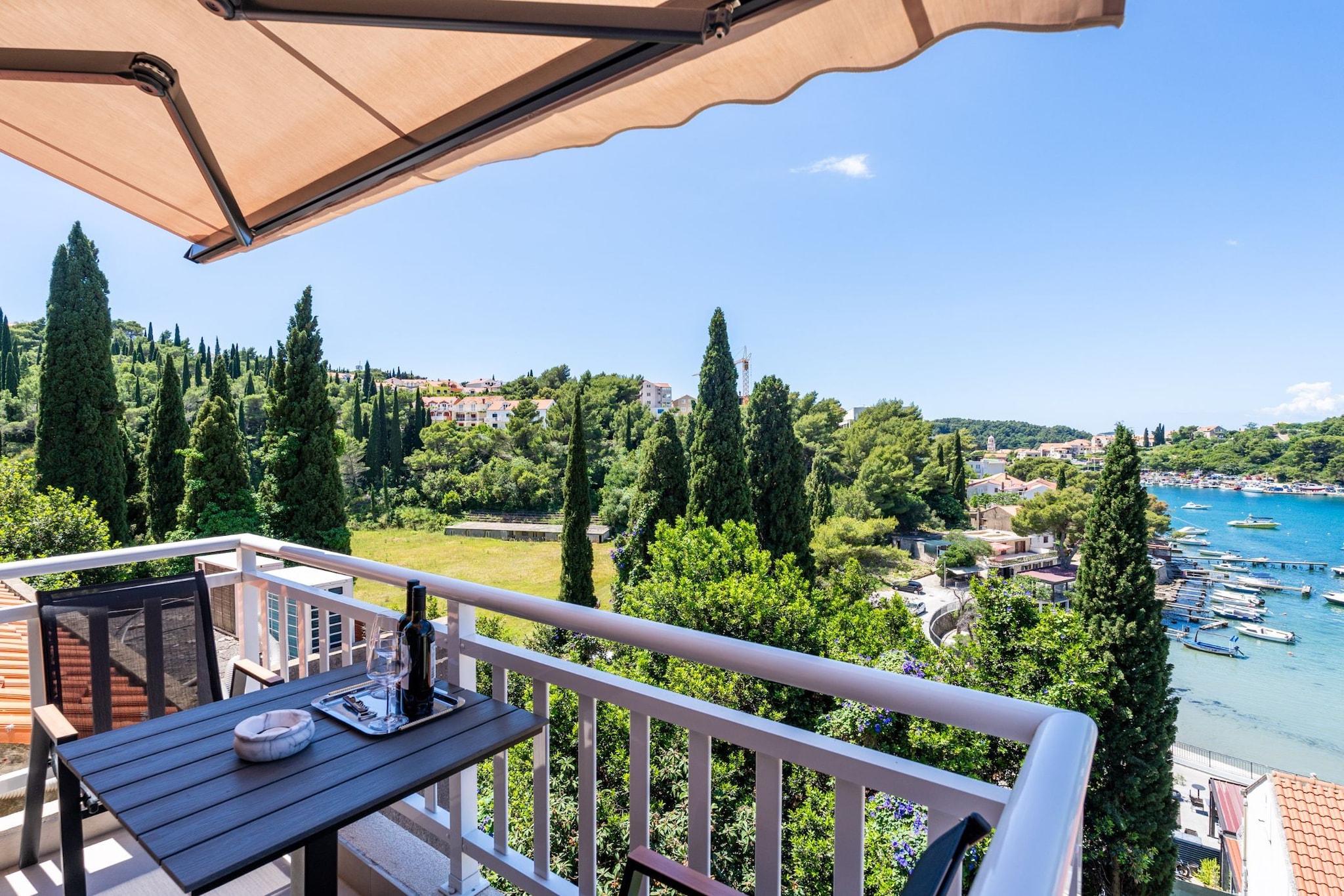 Apartment Sunset Cavtat- Two Bedroom Apartment with Balcony-Terrassenbalkon
