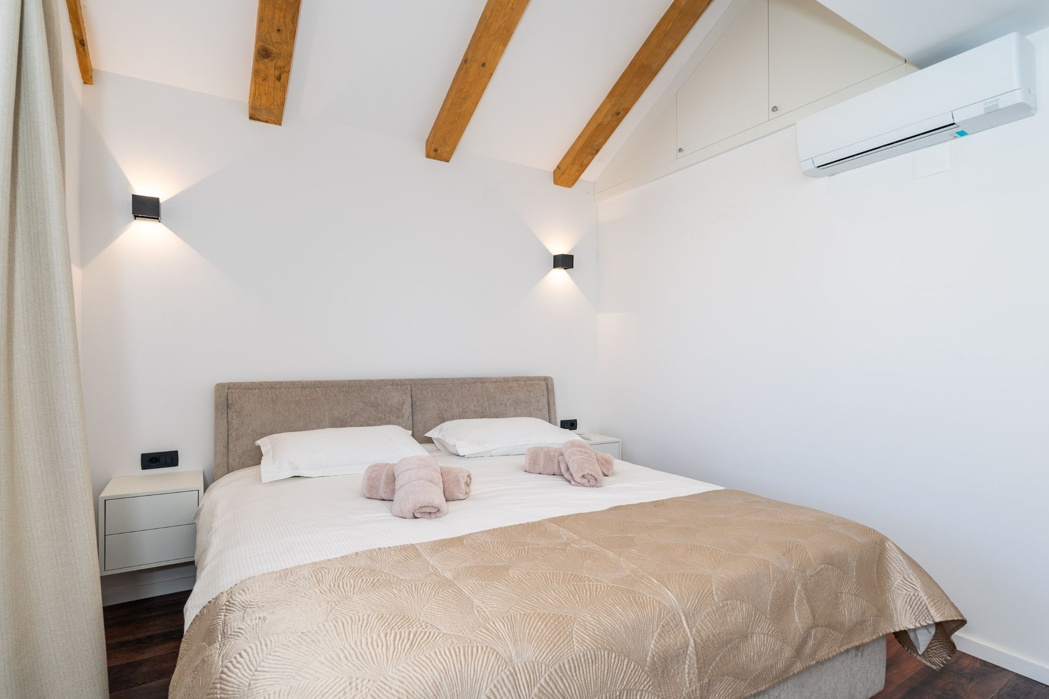 Apartment Sunset Cavtat- Two Bedroom Apartment with Balcony-Schlafzimmer