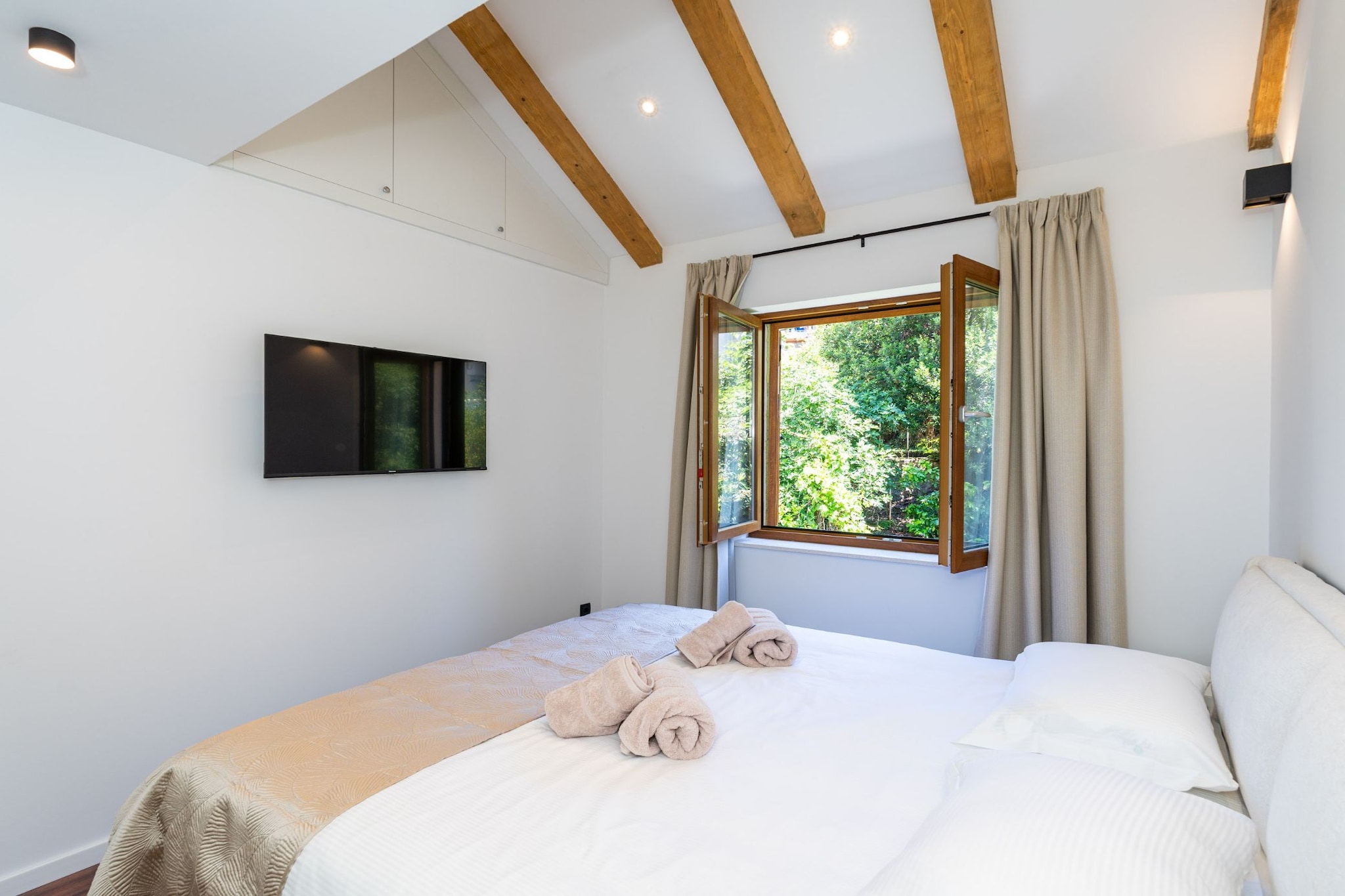 Apartment Sunset Cavtat- Two Bedroom Apartment with Balcony-Schlafzimmer