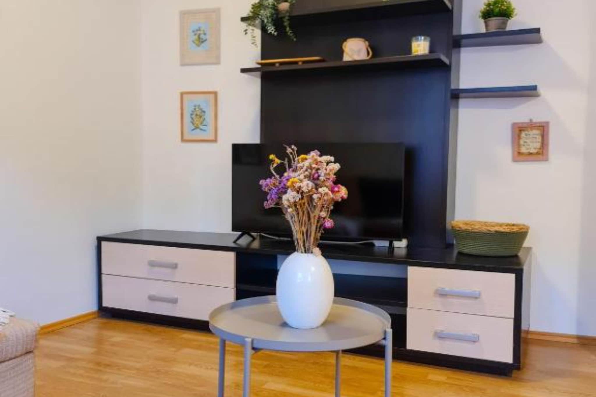 Shadow of Nehaj - Two Bedroom Apartment with Mountin View-Salon