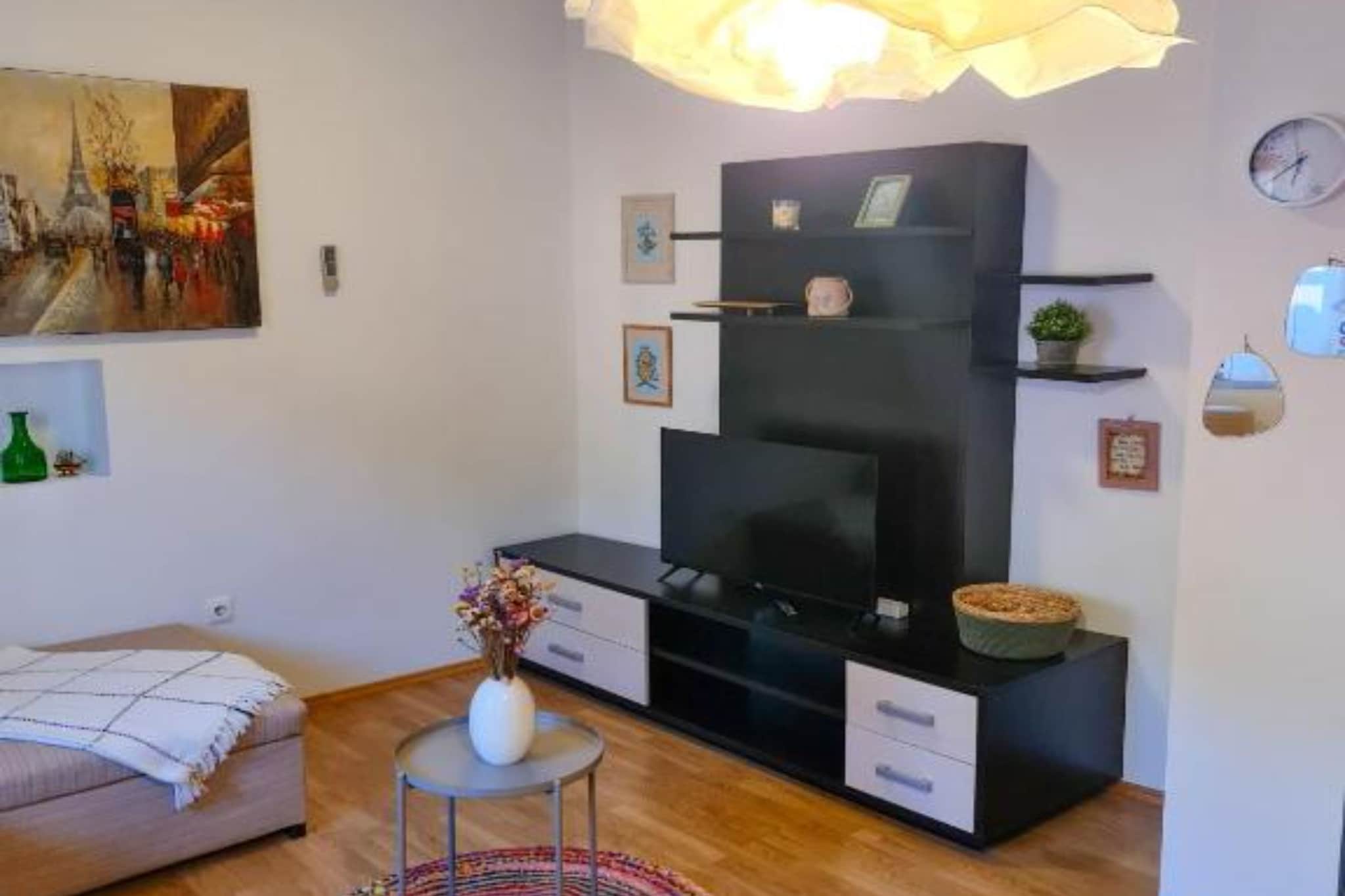 Shadow of Nehaj - Two Bedroom Apartment with Mountin View-Salon