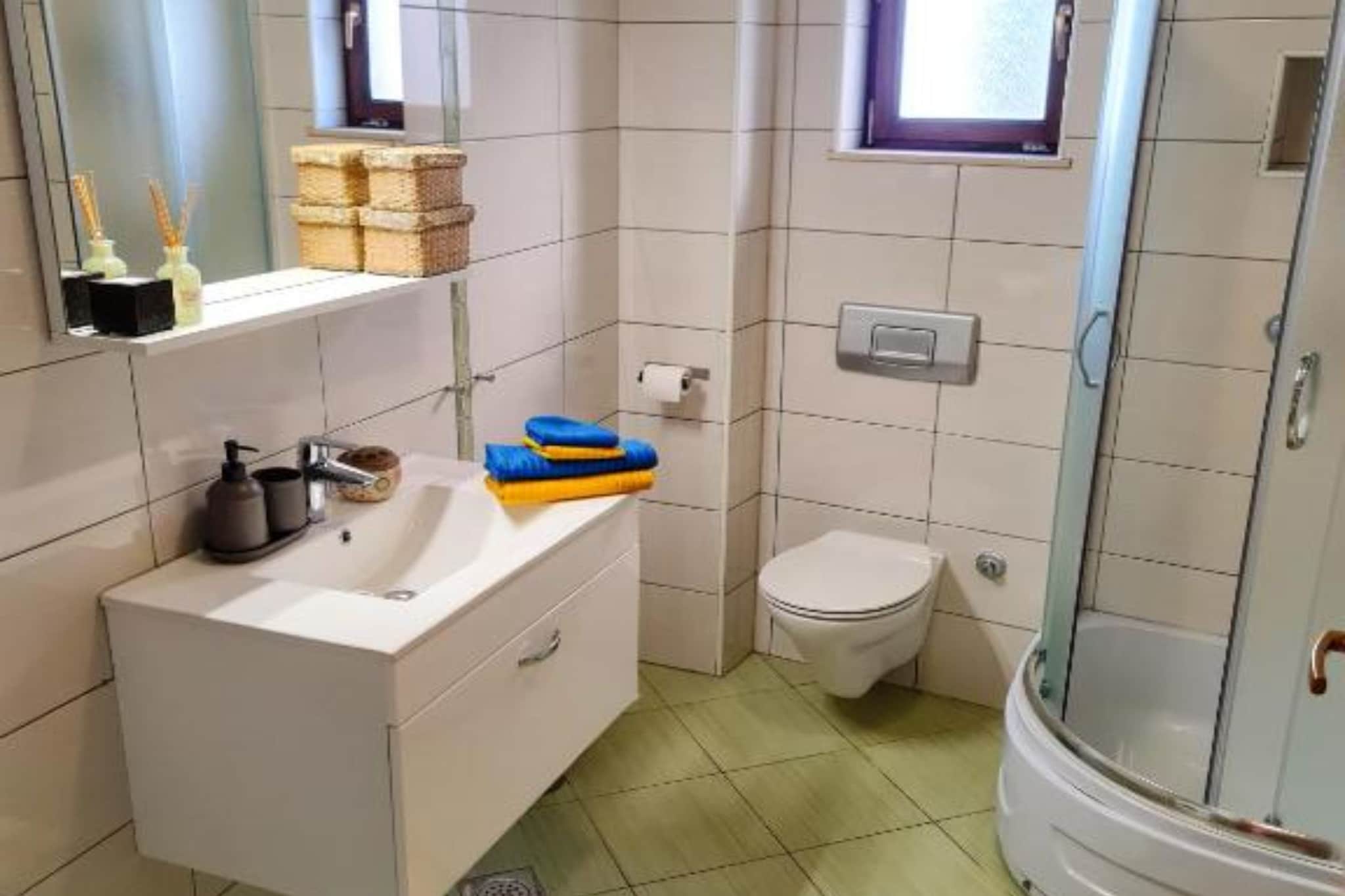 Shadow of Nehaj - Two Bedroom Apartment with Mountin View-Salle de bain