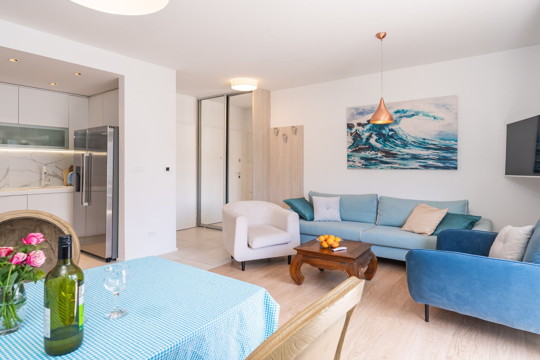 Apartment Marcus Mai - Two Bedroom Apartment with Balcony-Living room