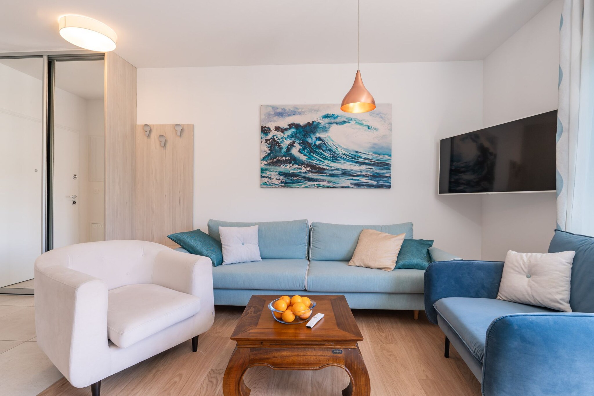 Apartment Marcus Mai - Two Bedroom Apartment with Balcony-Living room