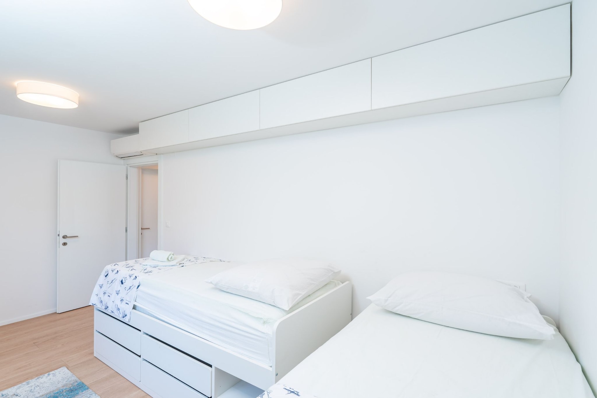 Apartment Marcus Mai - Two Bedroom Apartment with Balcony-Bedroom
