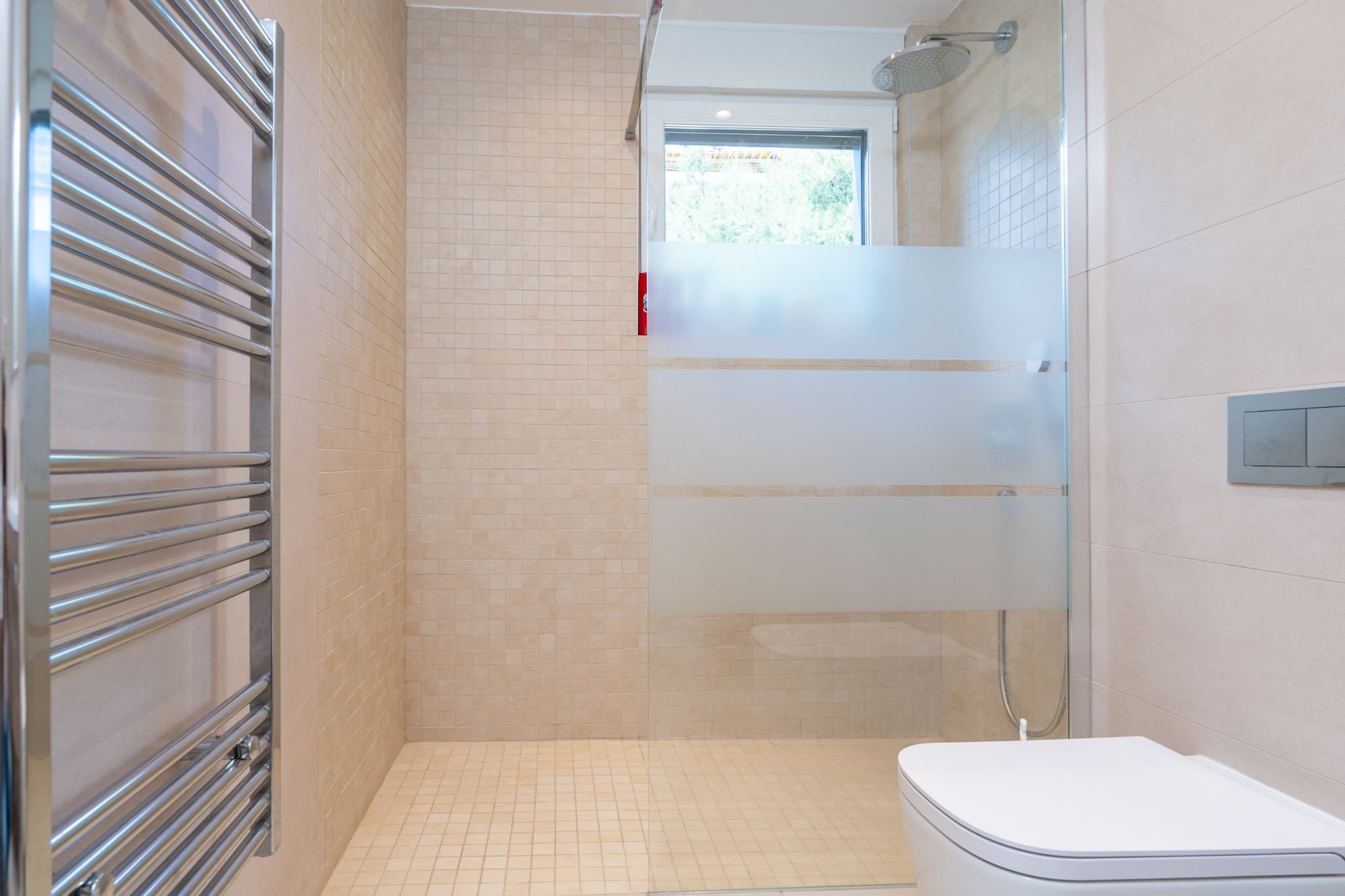 Apartment Marcus Mai - Two Bedroom Apartment with Balcony-Bathroom
