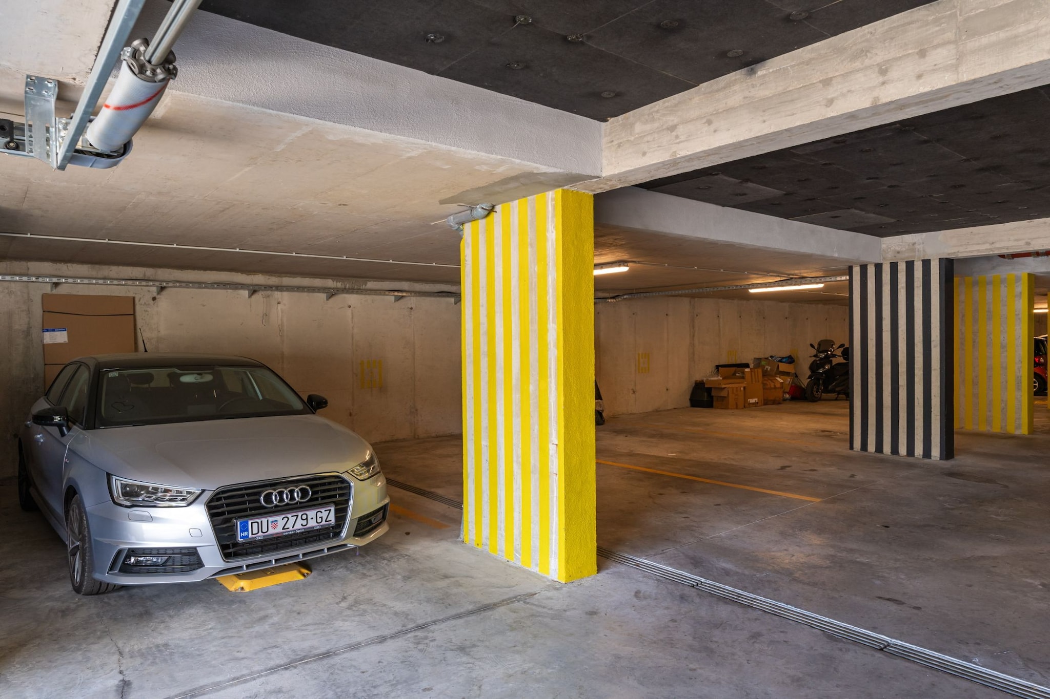 Apartment Marcus Mai - Two Bedroom Apartment with Balcony-Parking