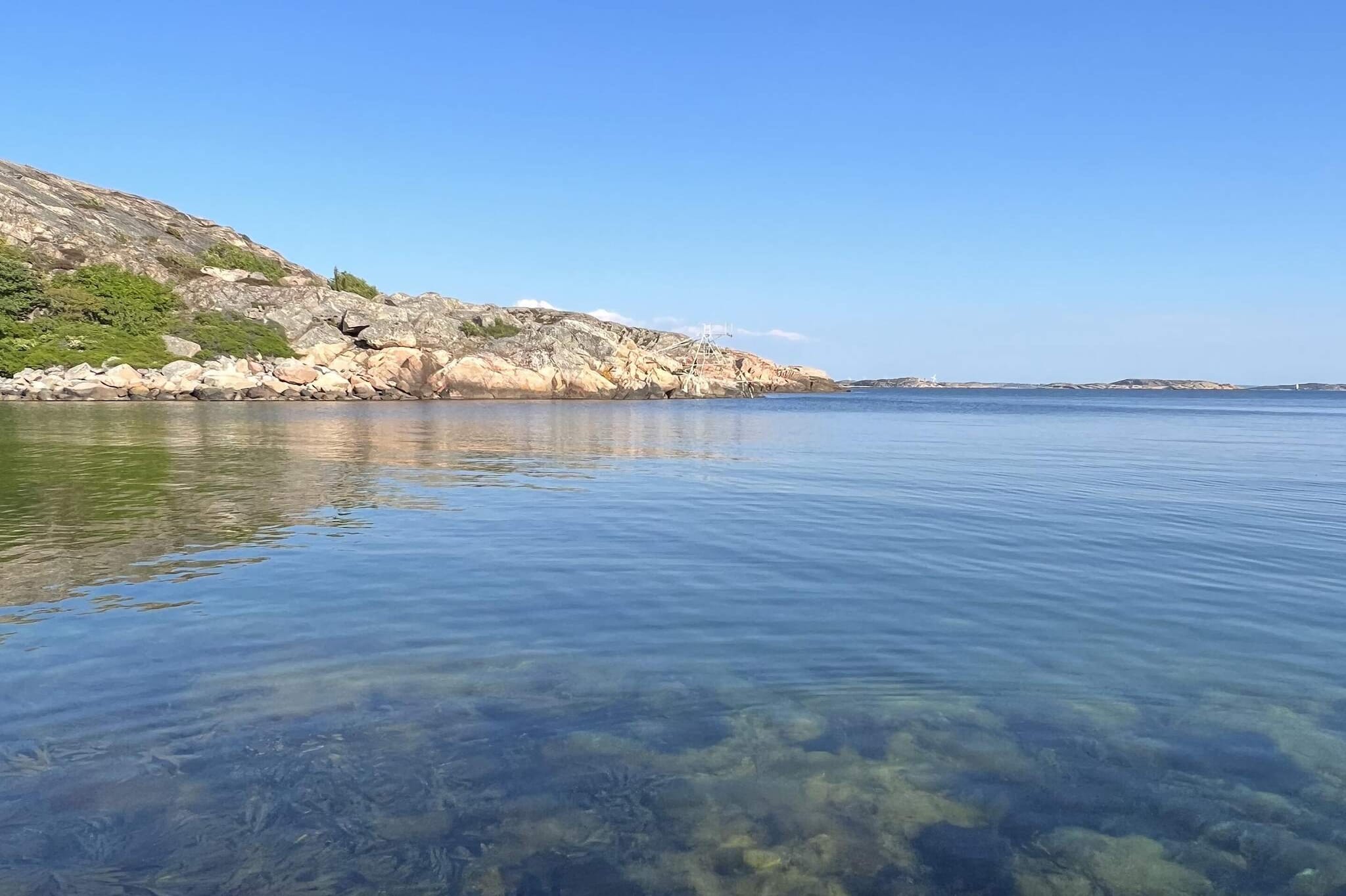 Internet Access DSL, Kitchen(cooker(electric), coffee machine, oven, microwave, dishwasher, fridge-freezer), bedroom(double bed), bedroom(double bed), bedroom(single folding bed, 2x bunk bed), bathroom(tumble dryer, washbasin, shower, toilet, washing machine), heating(electric), terrace, garden furniture, parking