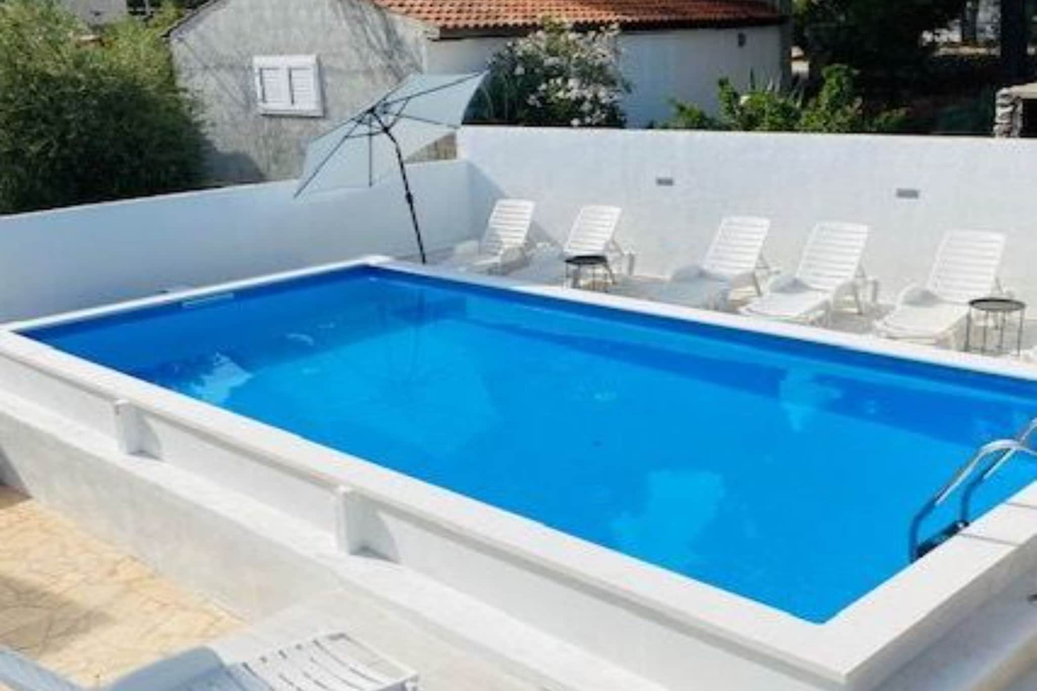Villa Brazza - Two Bedroom Apartment A2-Schwimmbad