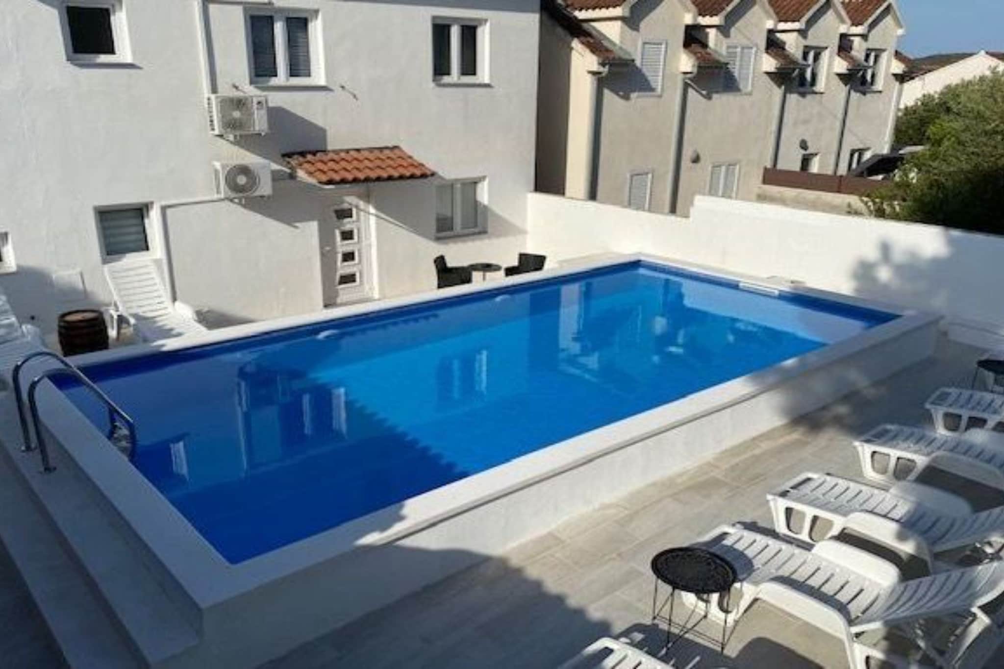 Villa Brazza - Two Bedroom Apartment A2-Schwimmbad