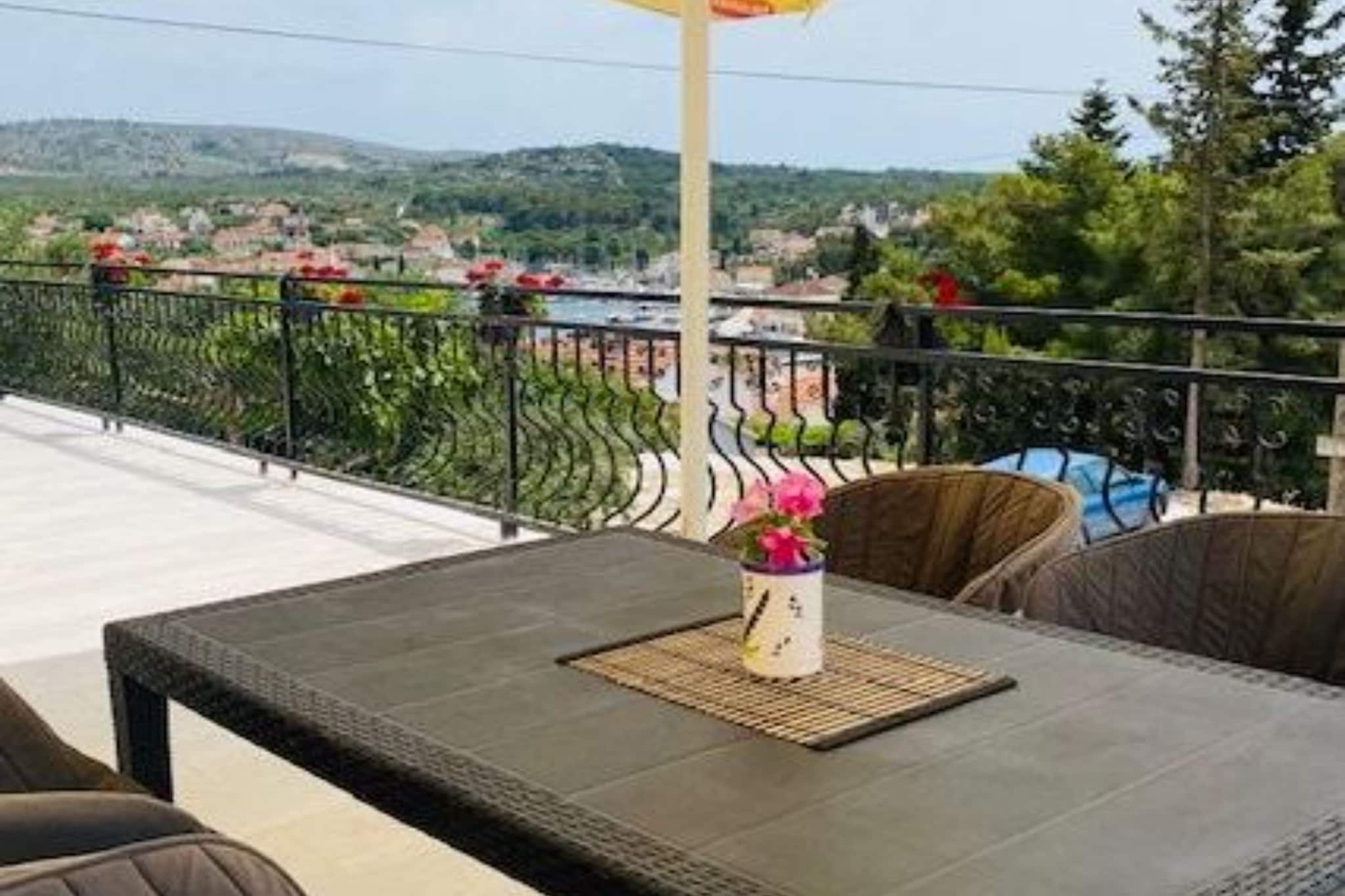 Villa Brazza - Two Bedroom Apartment A2-Terrassenbalkon