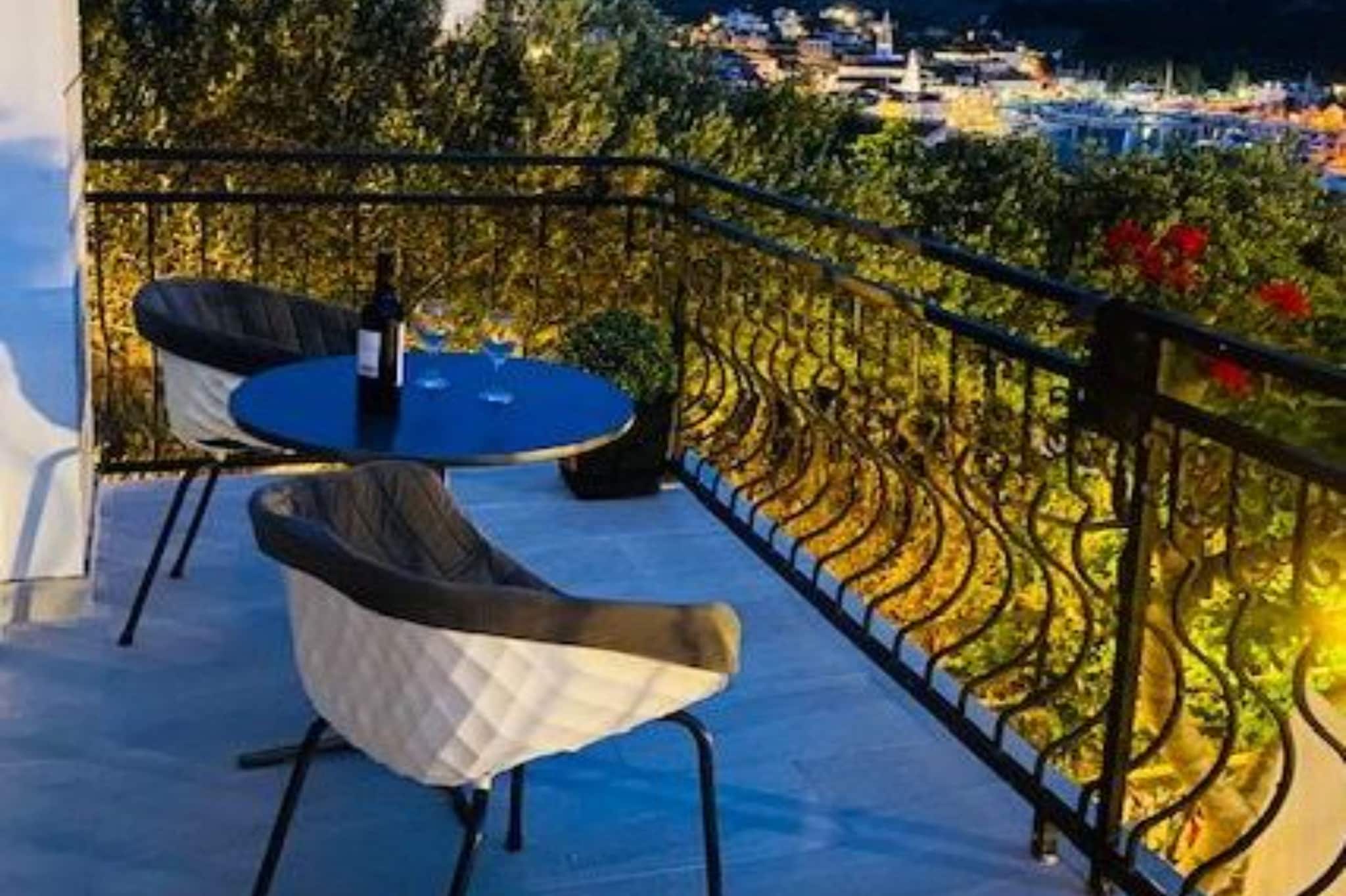 Villa Brazza - Two Bedroom Apartment A2-Terrassenbalkon