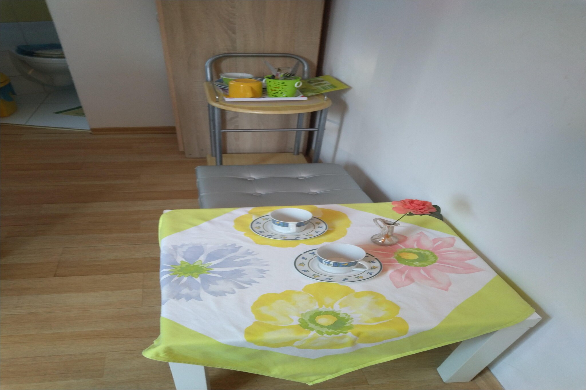 Ground floor: (Living/bed room(single sofa bed, TV, electric kettle, fridge), bathroom(shower, washbasin, toilet))\n\nInternet access, terrace(shared with other guests, 25 m2), parking