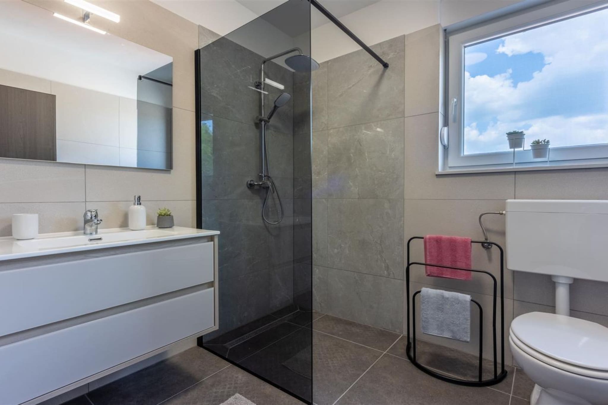 Three Bedroom Villa with Swiming Pool-Badezimmer