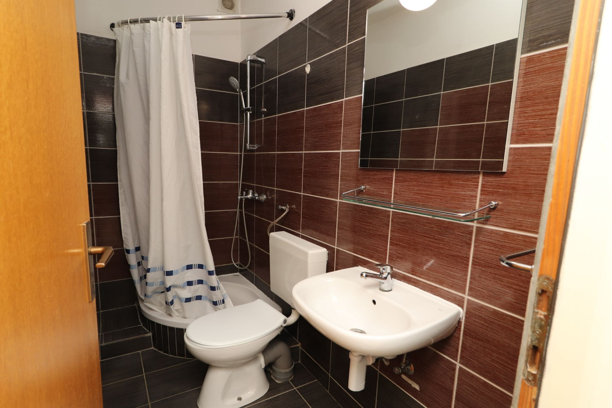 Apartments Karbuni By The Sea - Two Bedroom Apartment with Terrace and Sea View - (A1) U REDU-Badezimmer