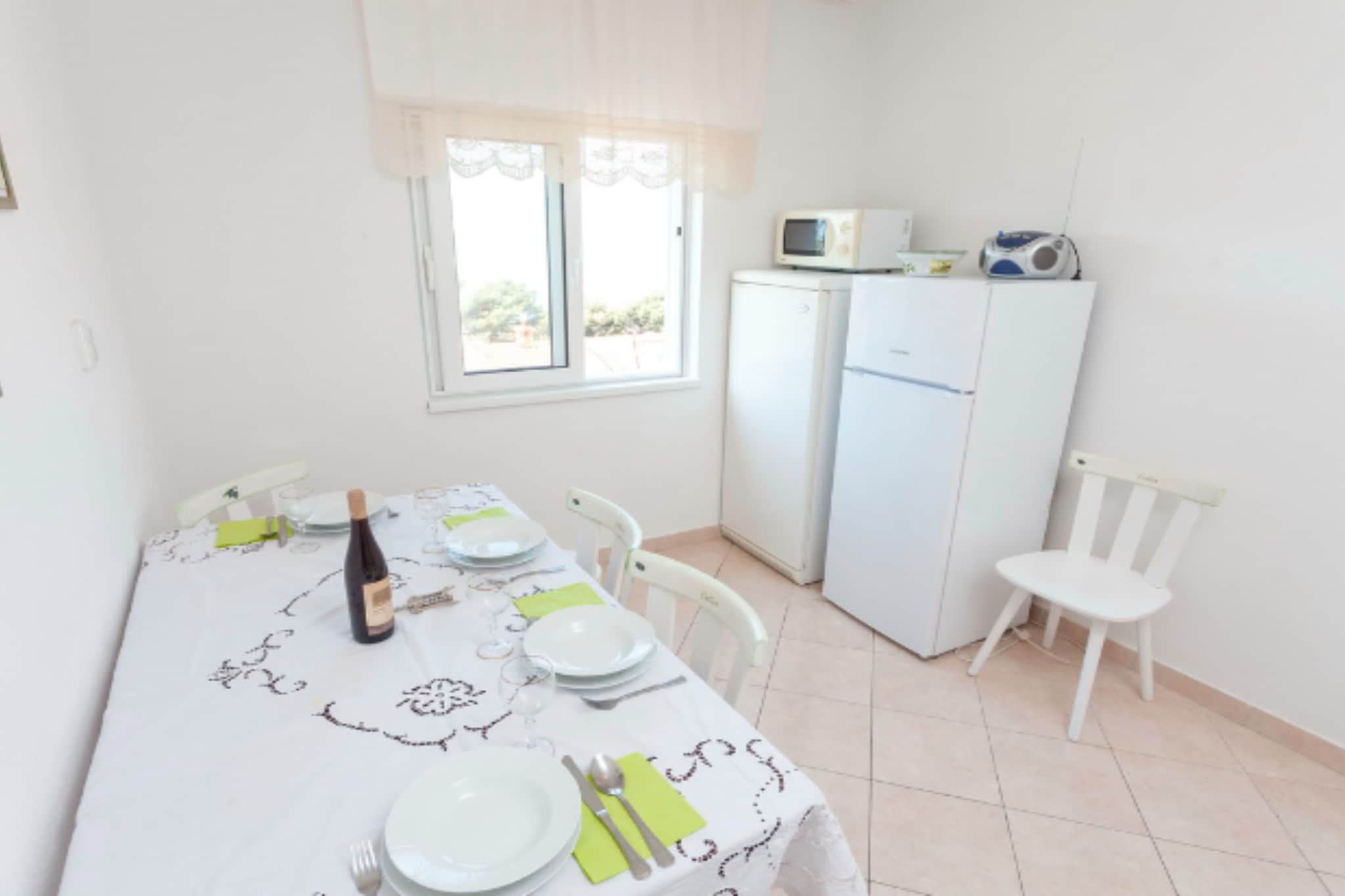 Apartments Lili - Two Bedroom Apartment with Sea View 3-Dining room