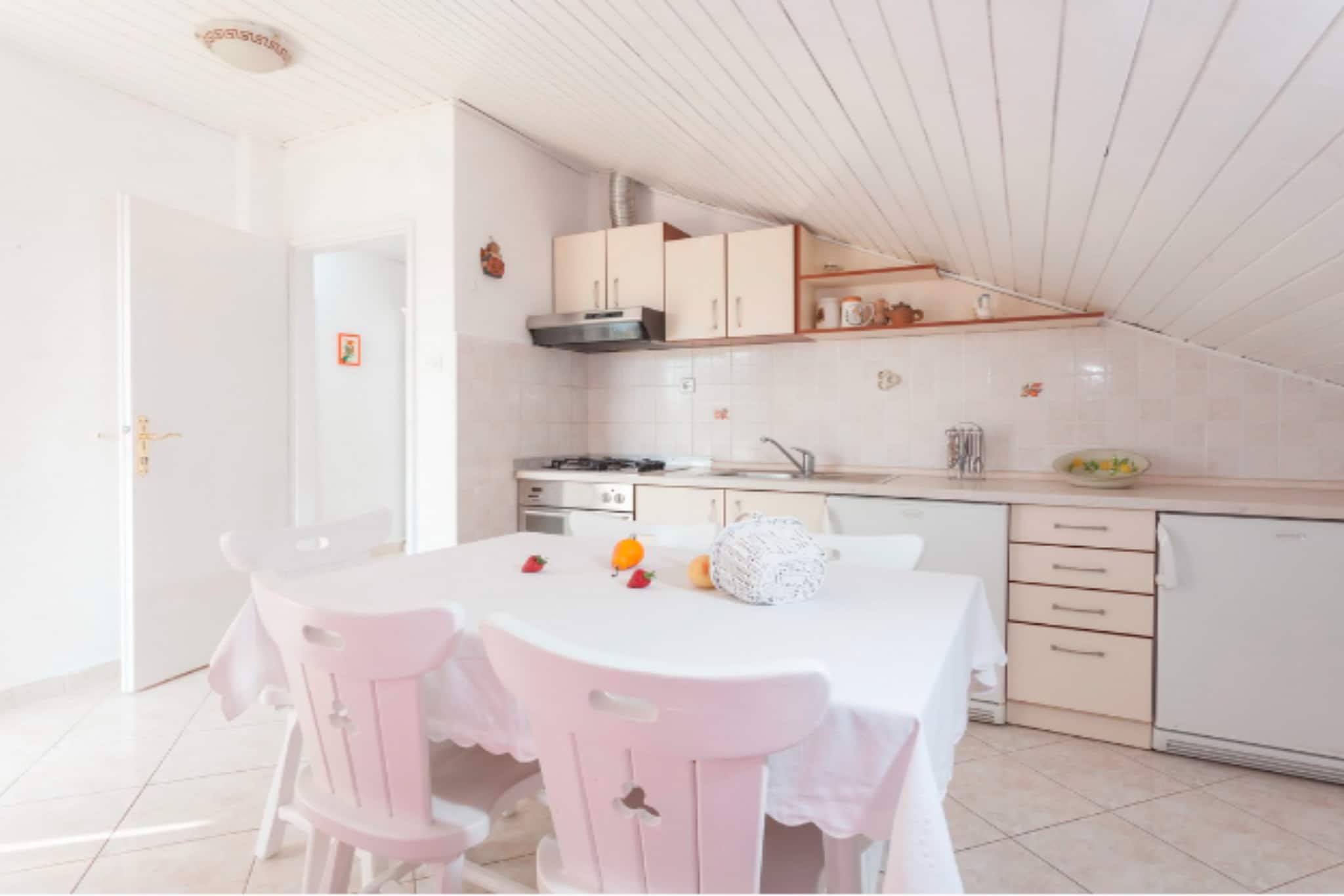 Apartments Lili - Two Bedroom Apartment with Sea View 3-Dining room