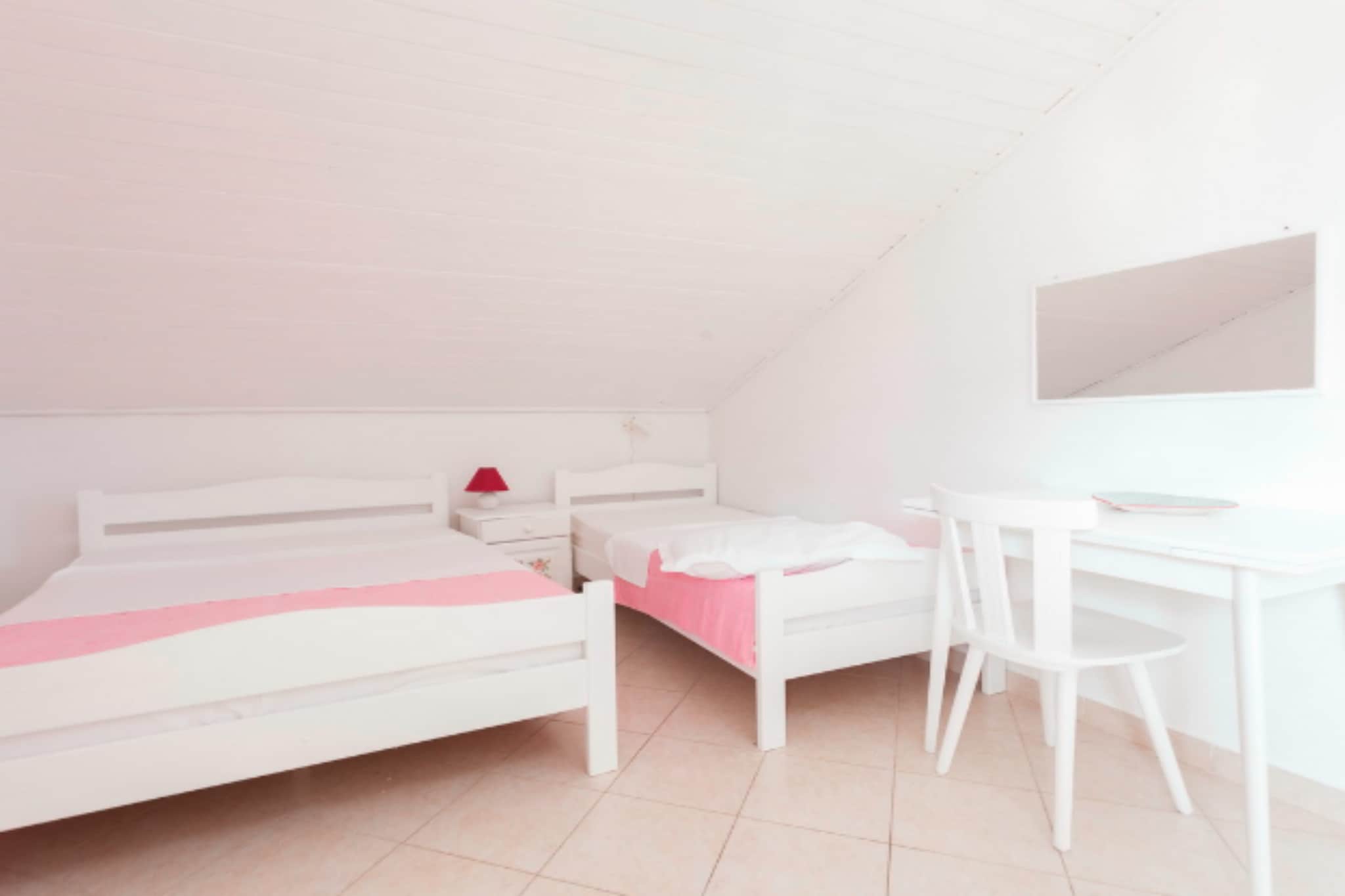 Apartments Lili - Two Bedroom Apartment with Sea View 3-Bedroom