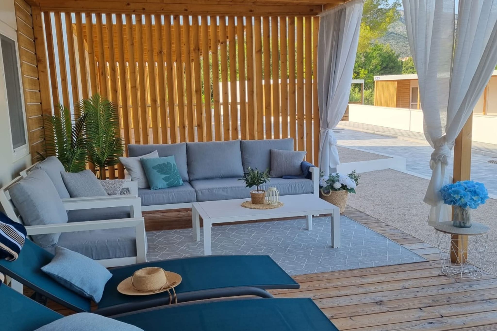 Blue Charm Mobile Home - Two Bedroom Mobile Home ( M10)-Innen