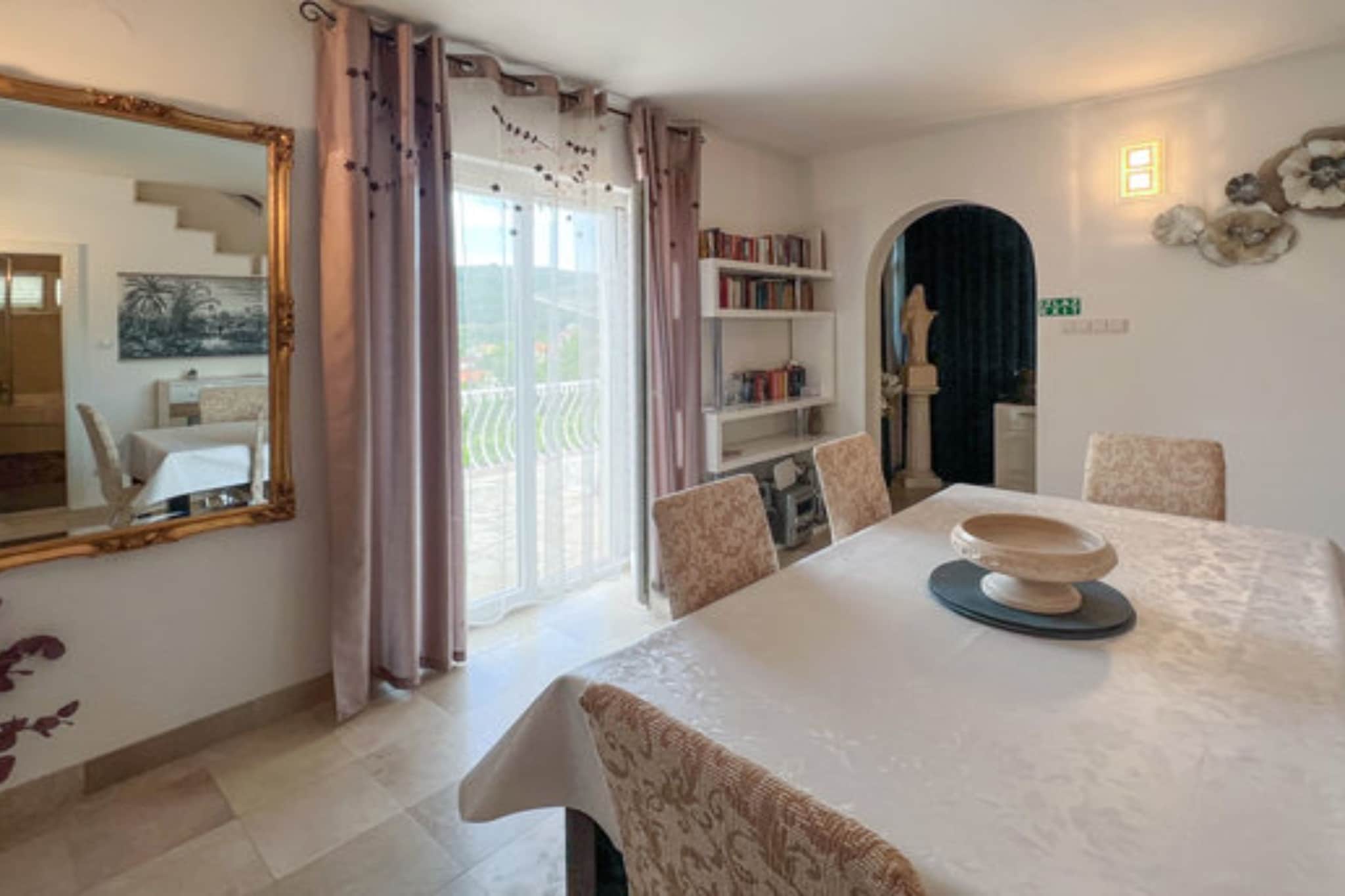 Holiday Home Aurora - Three bedroom Holiday Home-Esszimmer