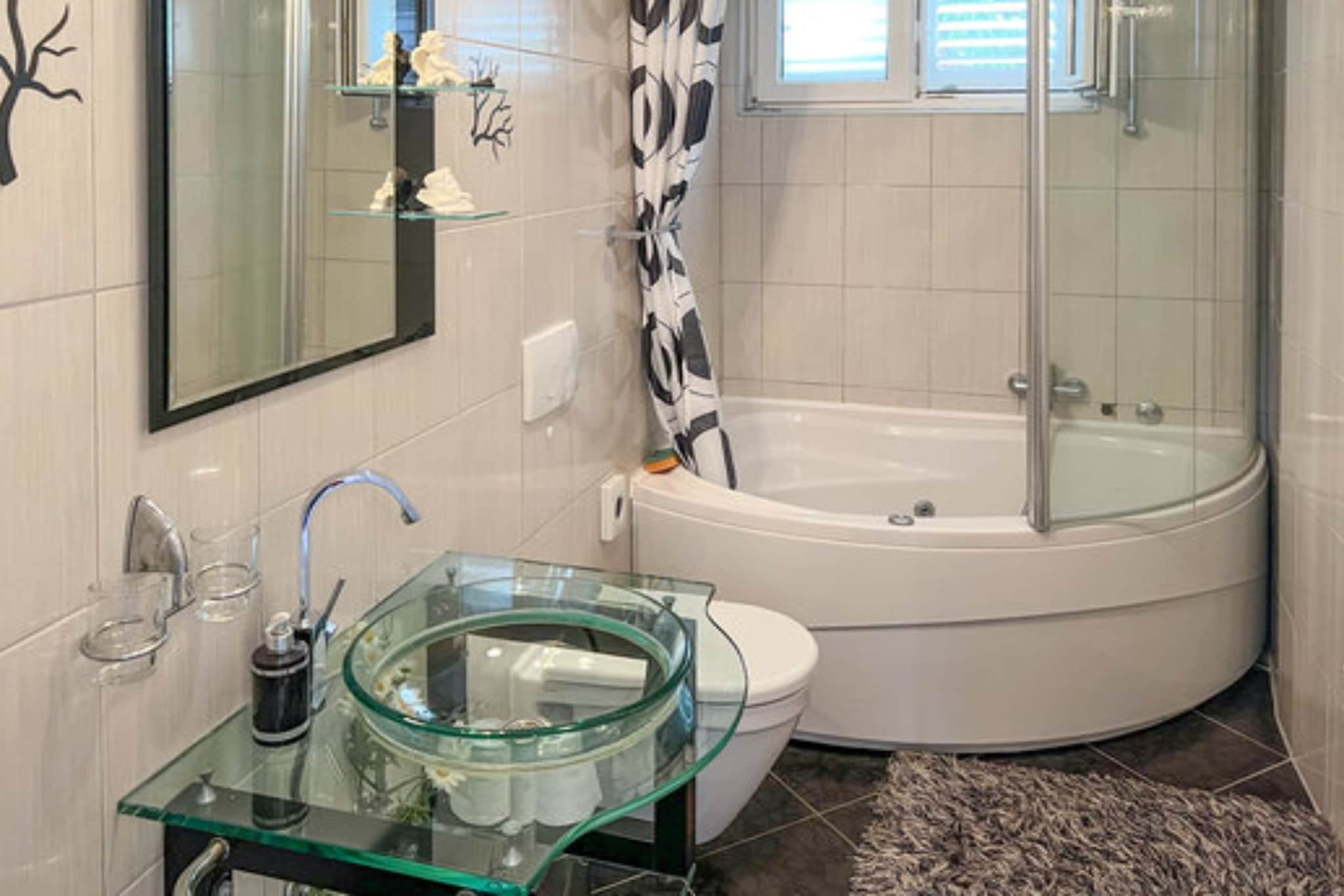 Holiday Home Aurora - Three bedroom Holiday Home-Badezimmer