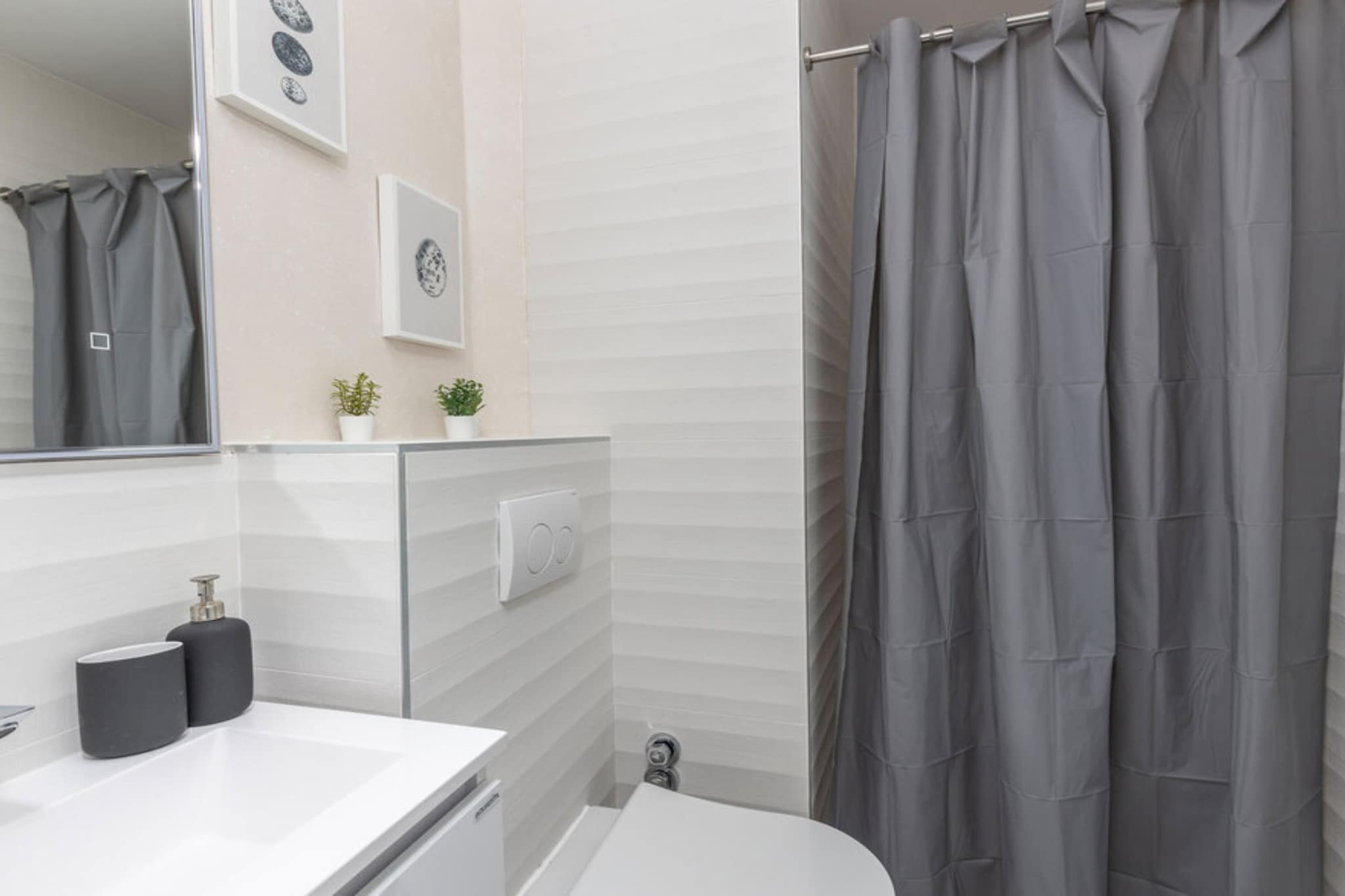Apartments Bregha - One Bedrom Apartment with Terrace-Bathroom