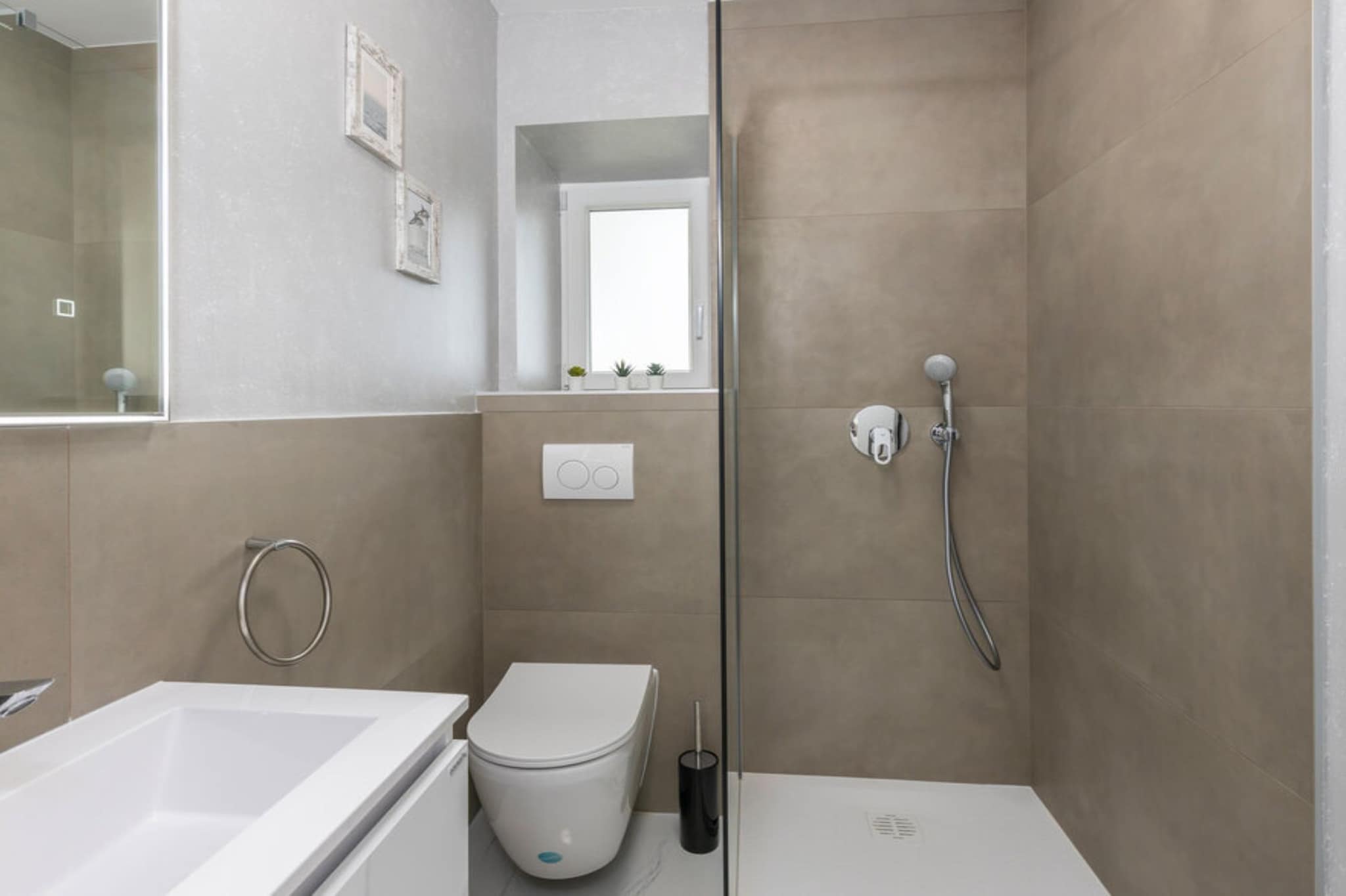 Apartments Bregha - Three Bedroom Apartment with Sea View-Bathroom