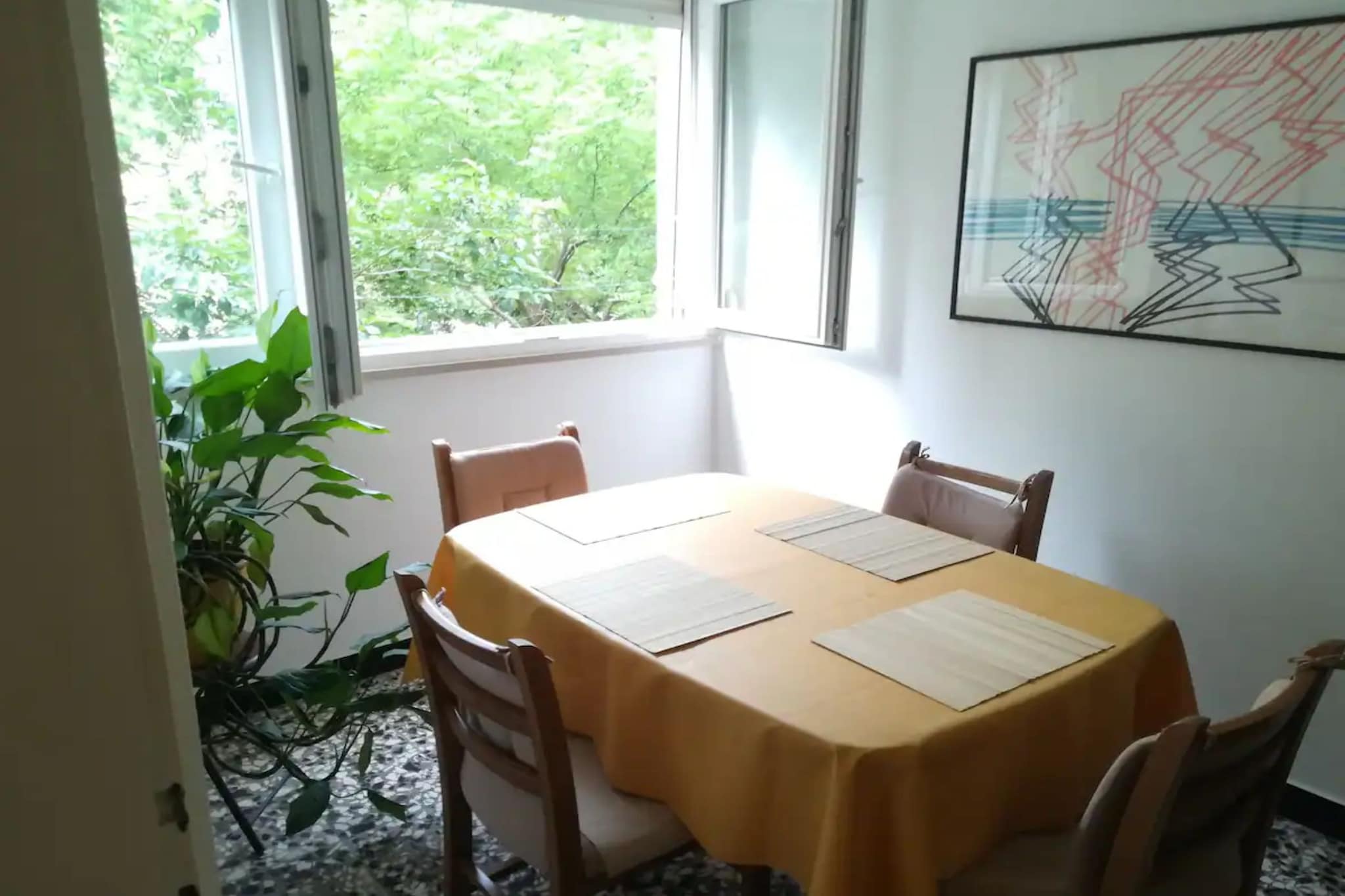 Friendly Well Located Family Apartment - One bedroom apartment-Esszimmer