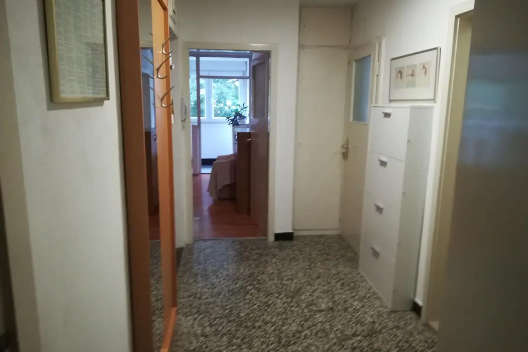 Friendly Well Located Family Apartment - One bedroom apartment-Innen