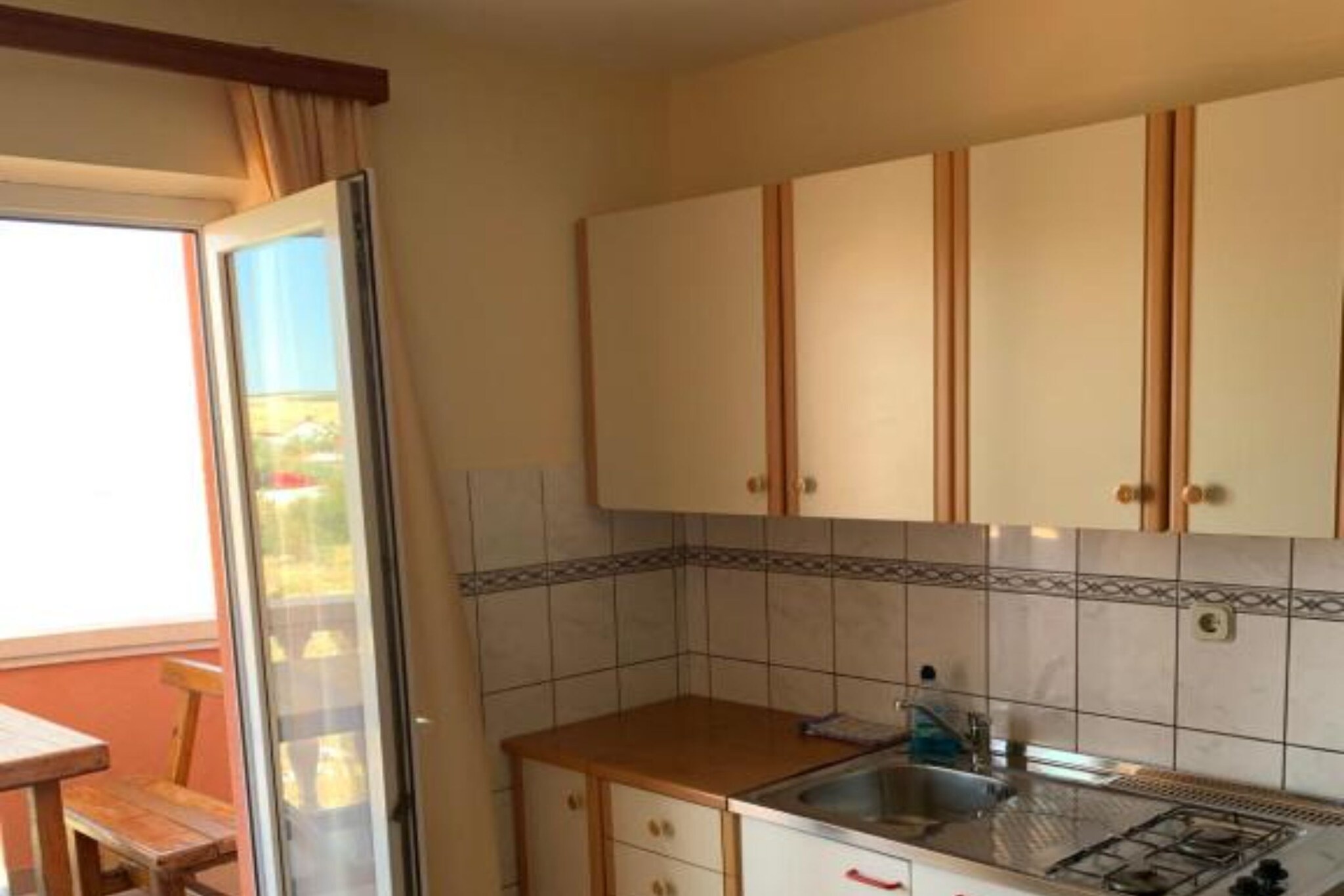 Studio Apartment with Balcony and Sea View 3