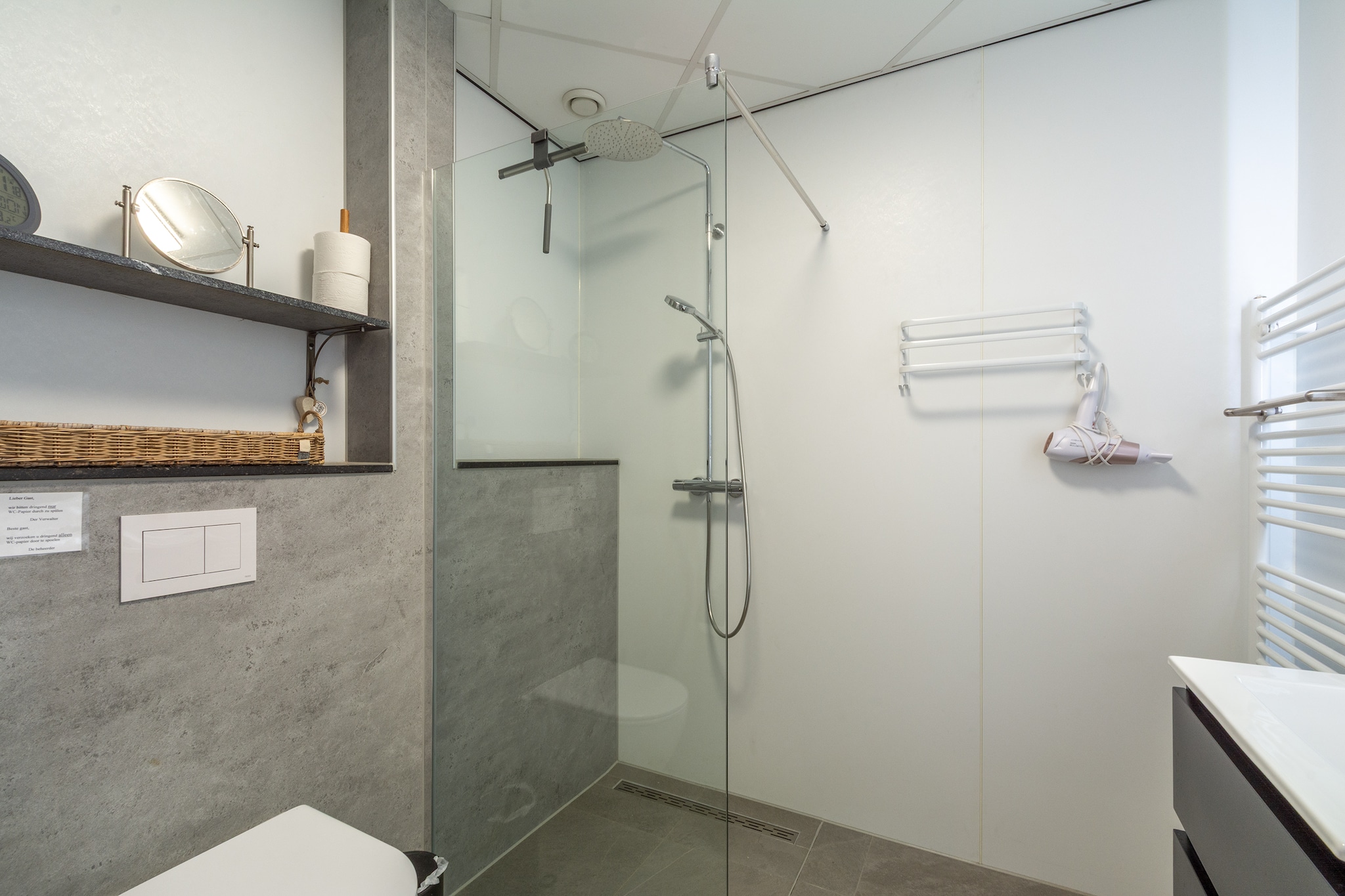 Strandslag 103-Badkamer