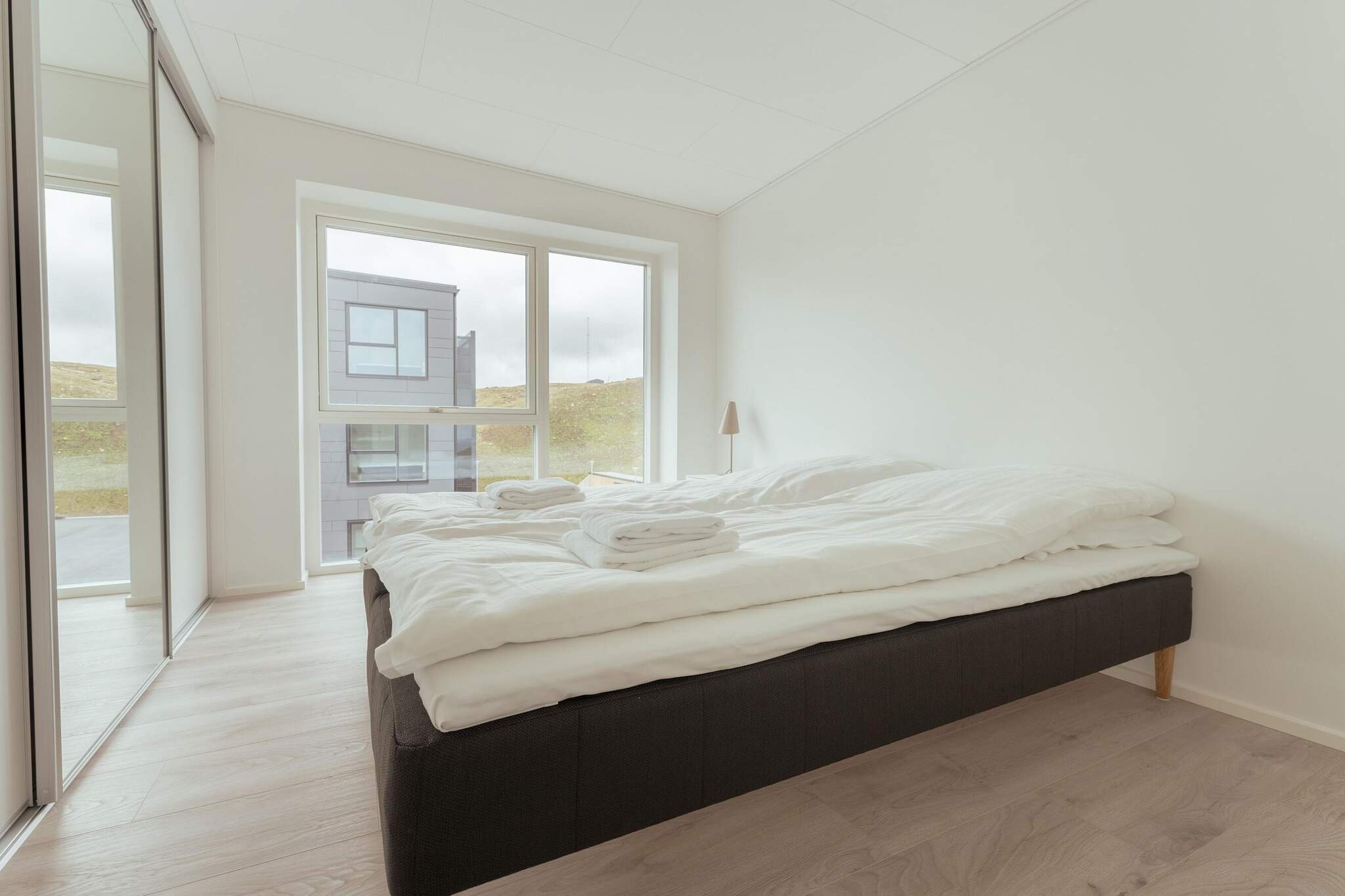Appartement met uitzicht op de stad en de zee-Binnen
