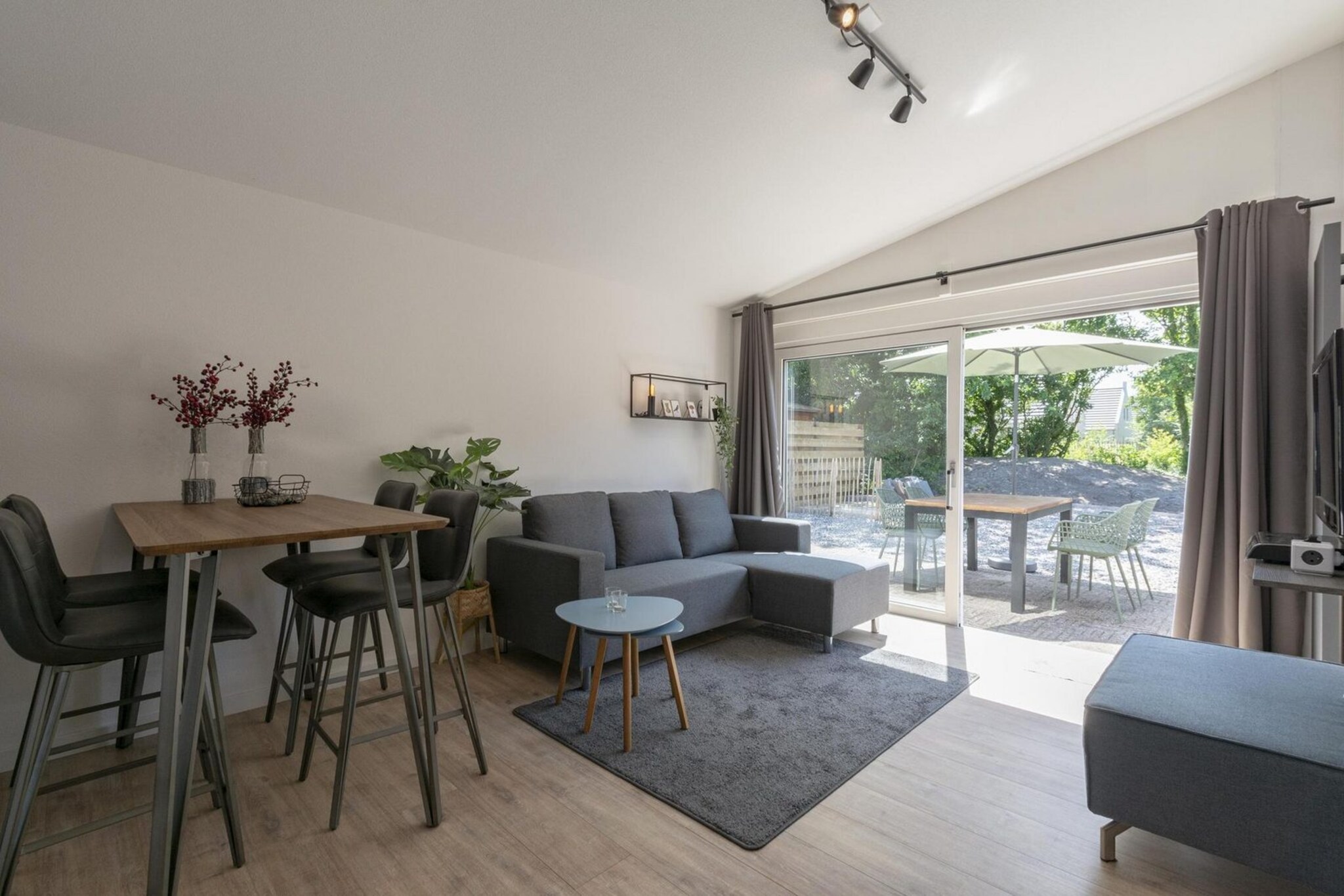 De Blenck 29-Image-tags.