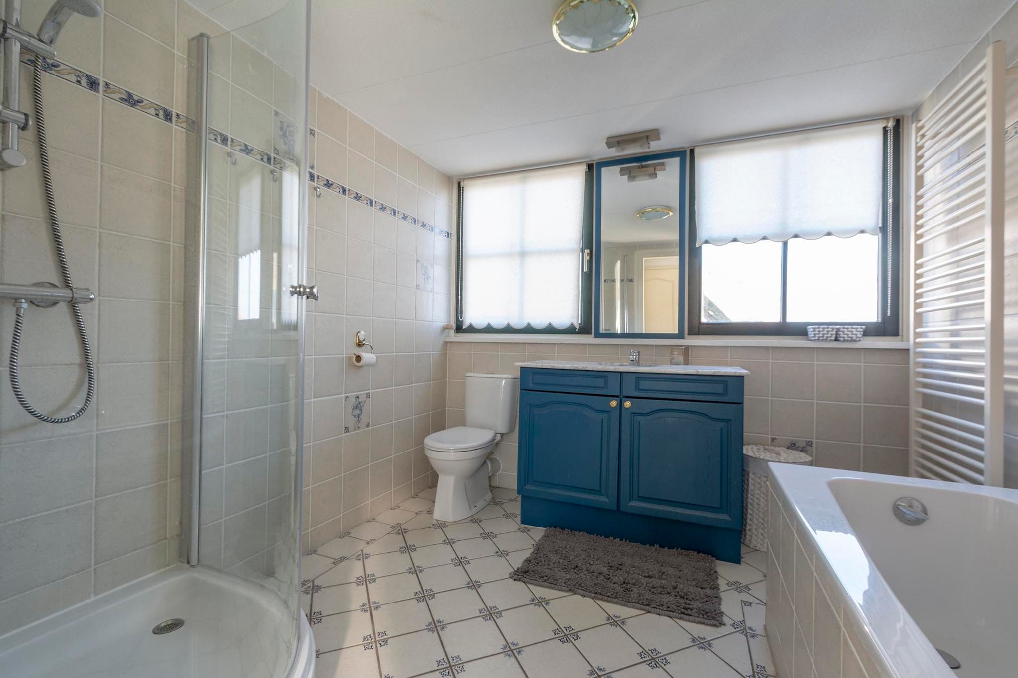 De Buitenplaats 37-Badkamer