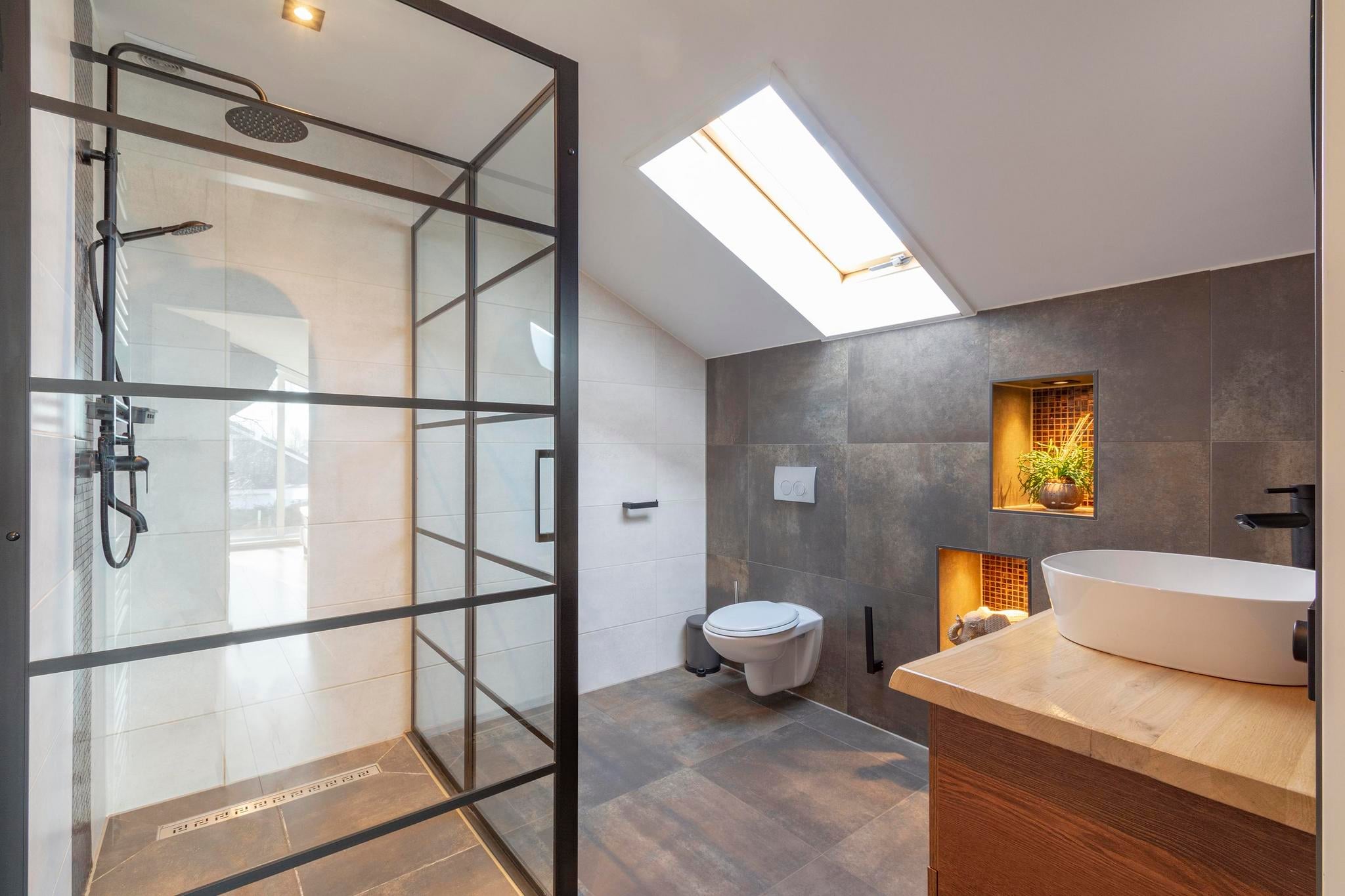Luxe Villa Keizerskroon - Keizerkroon 63-Badkamer