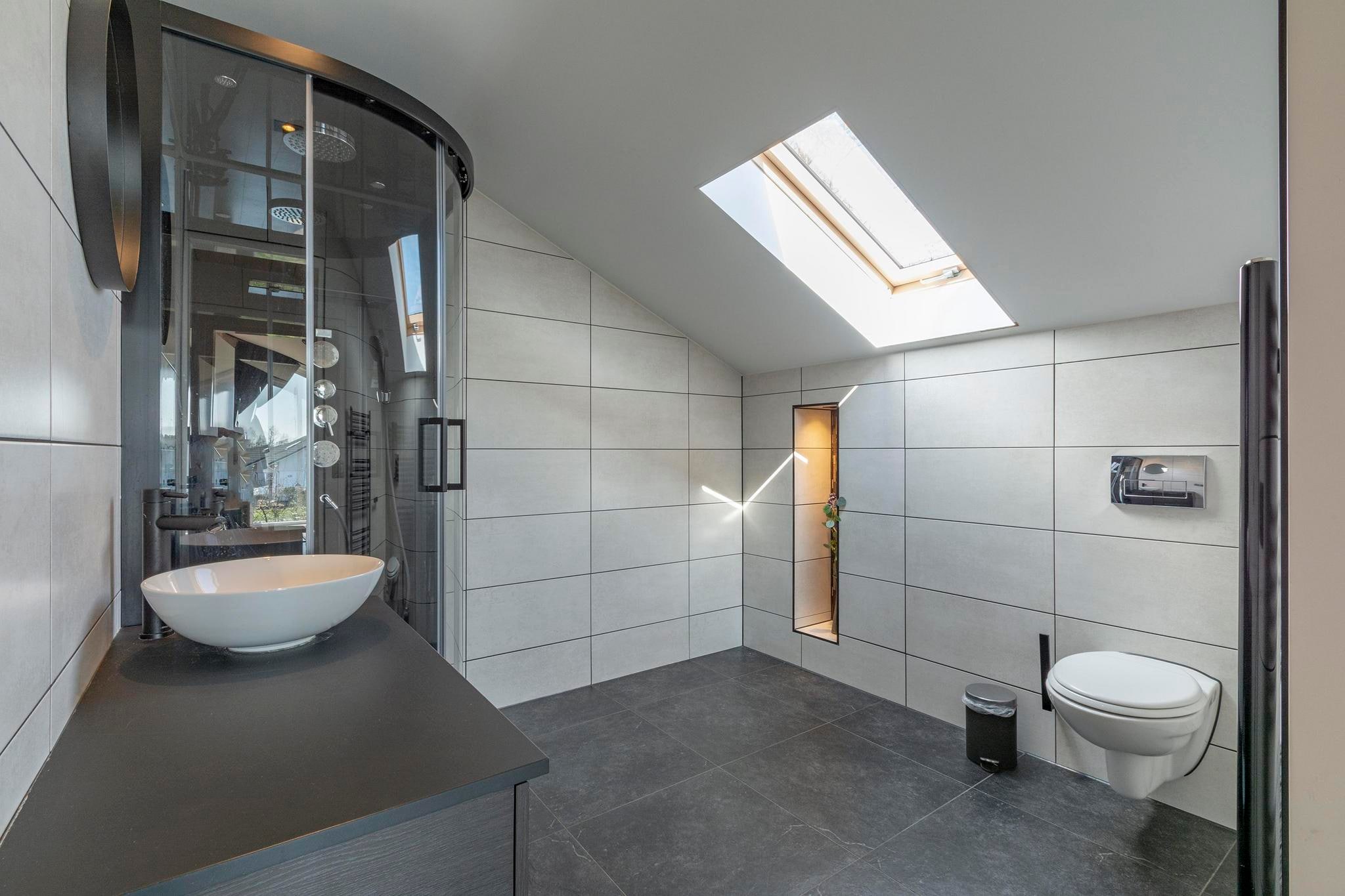 Luxe Villa Keizerskroon - Keizerkroon 63-Badkamer