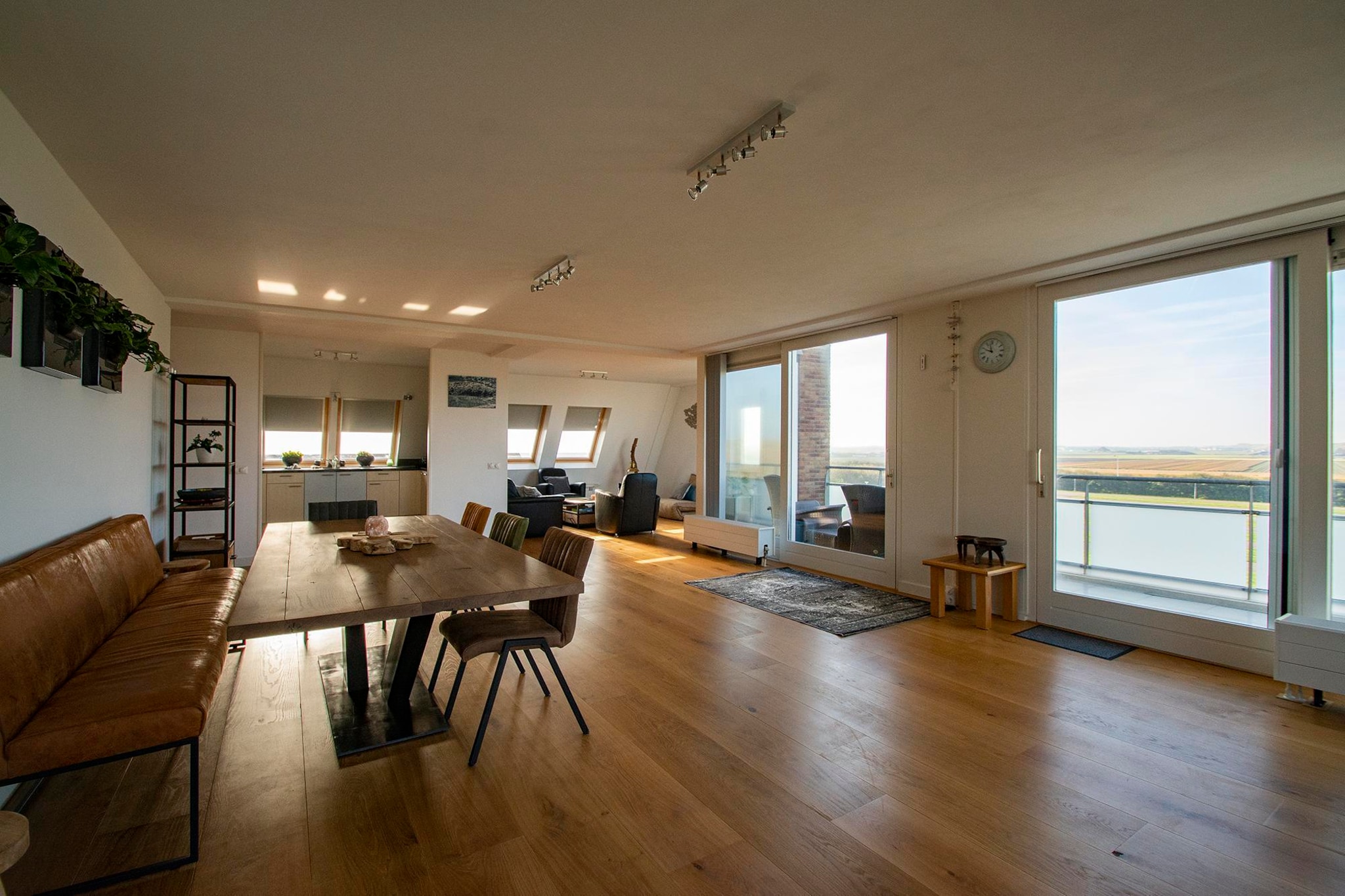 Duinerei C301/C302-Eetkamer
