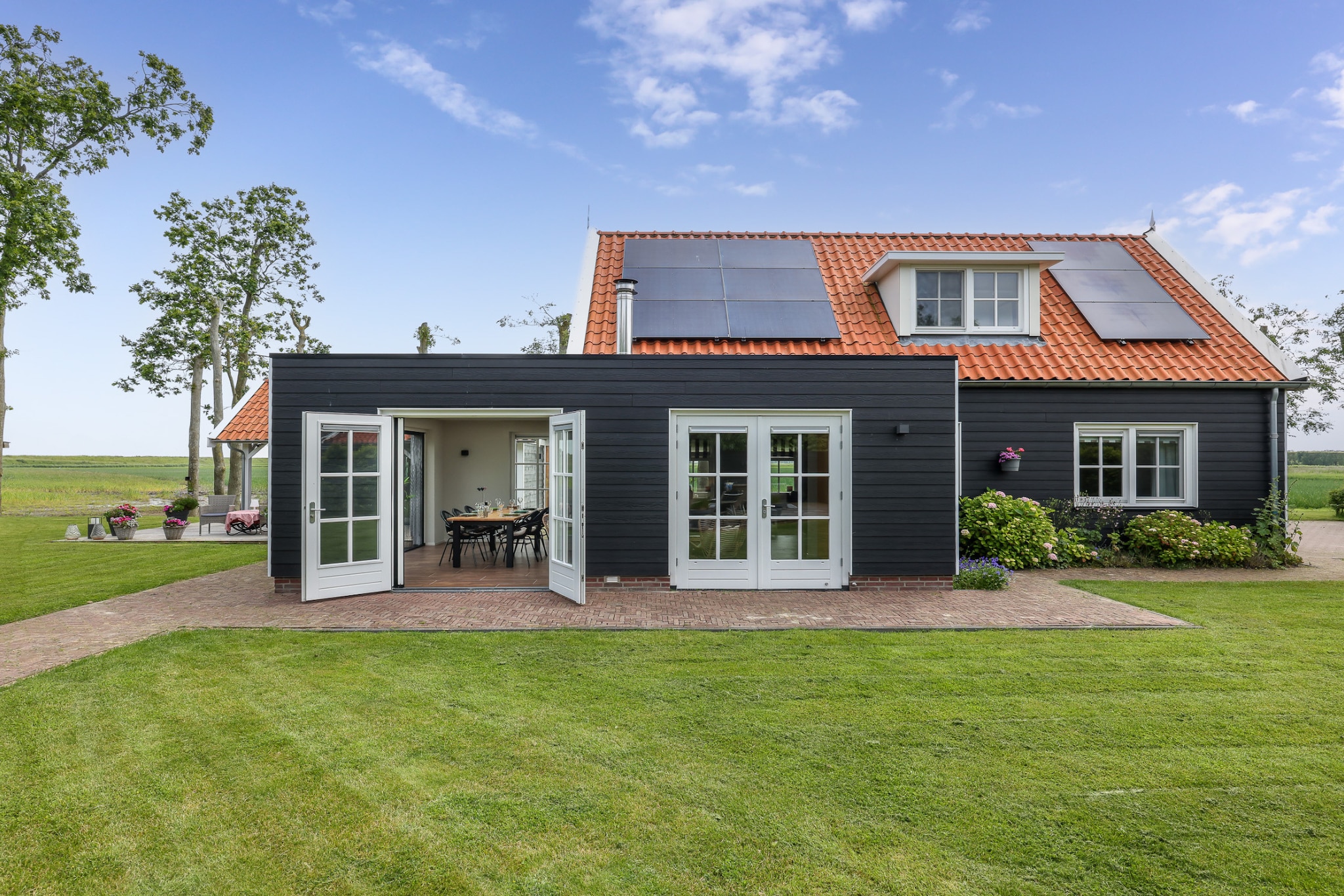 Groeneweg 6 in Wissenkerke-Buitenkant zomer