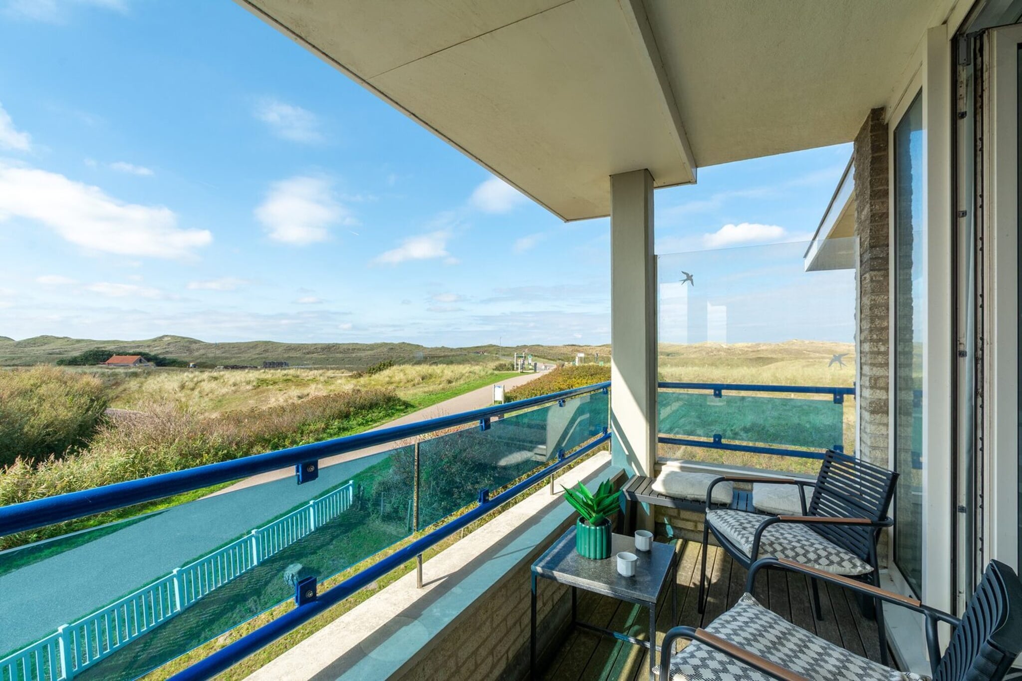 Living room(TV(flatscreen), seating area, radio), Kitchen(dining table, hob(4 ring stoves, gas), electric kettle, toaster, hood, coffee machine(cups, espresso, filter), combination microwave, dishwasher, fridge-freezer, dishes and cutlery, Cooking basics), bedroom(single bed(90 x 200 cm), single bed(90 x 200 cm)), bathroom(bath tub, shower, washbasin, toilet), Internet access, balcony, heating(floor heating), terrace, parking, lift, high chair