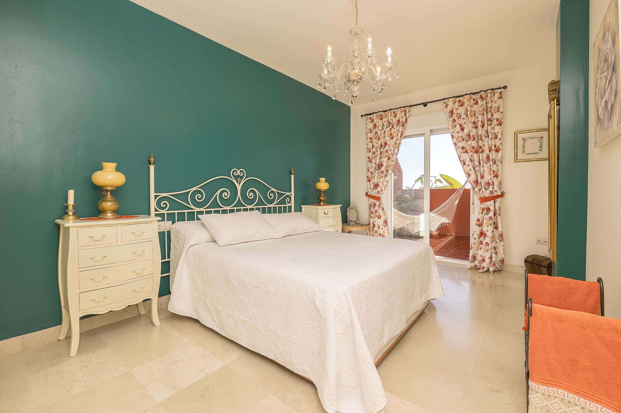 Living room, Kitchen(cooker, oven), bedroom(2x single bed), bedroom(double bed), bathroom, bathroom, bathroom, garage, coffee machine, microwave, dishwasher, fridge-freezer, bath tub, shower, washbasin, washbasin, washbasin, toilet, toilet, toilet, bidet, air conditioning, swimming pool, lift, children\'s bed, high chair